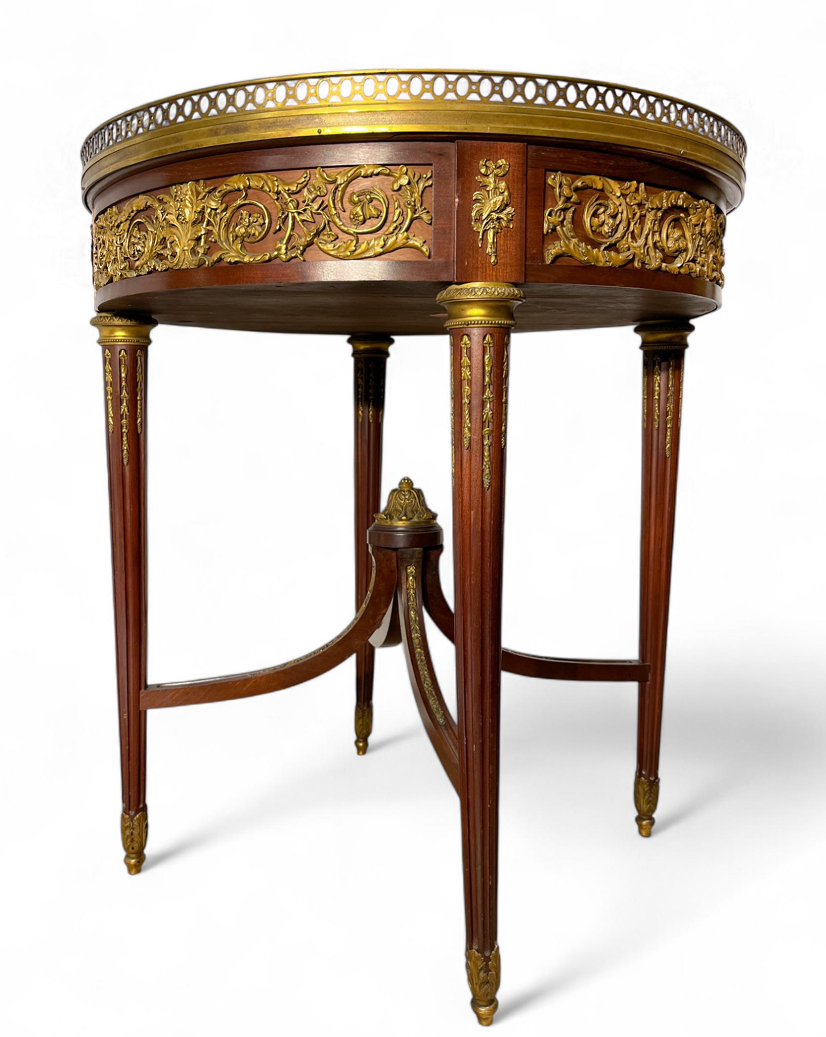 Français Louis XVI  Table d'appoint en marbre rouge Att to Francois Linke en vente
