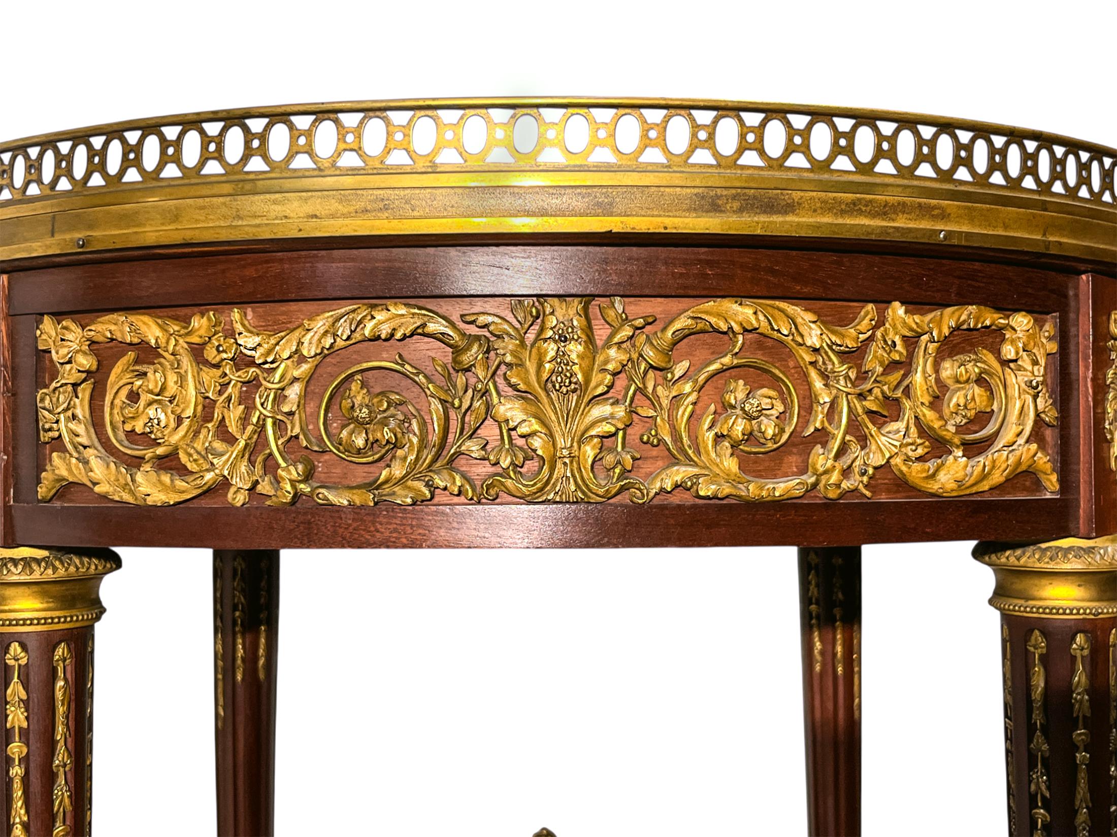 Or Louis XVI  Table d'appoint en marbre rouge Att to Francois Linke en vente