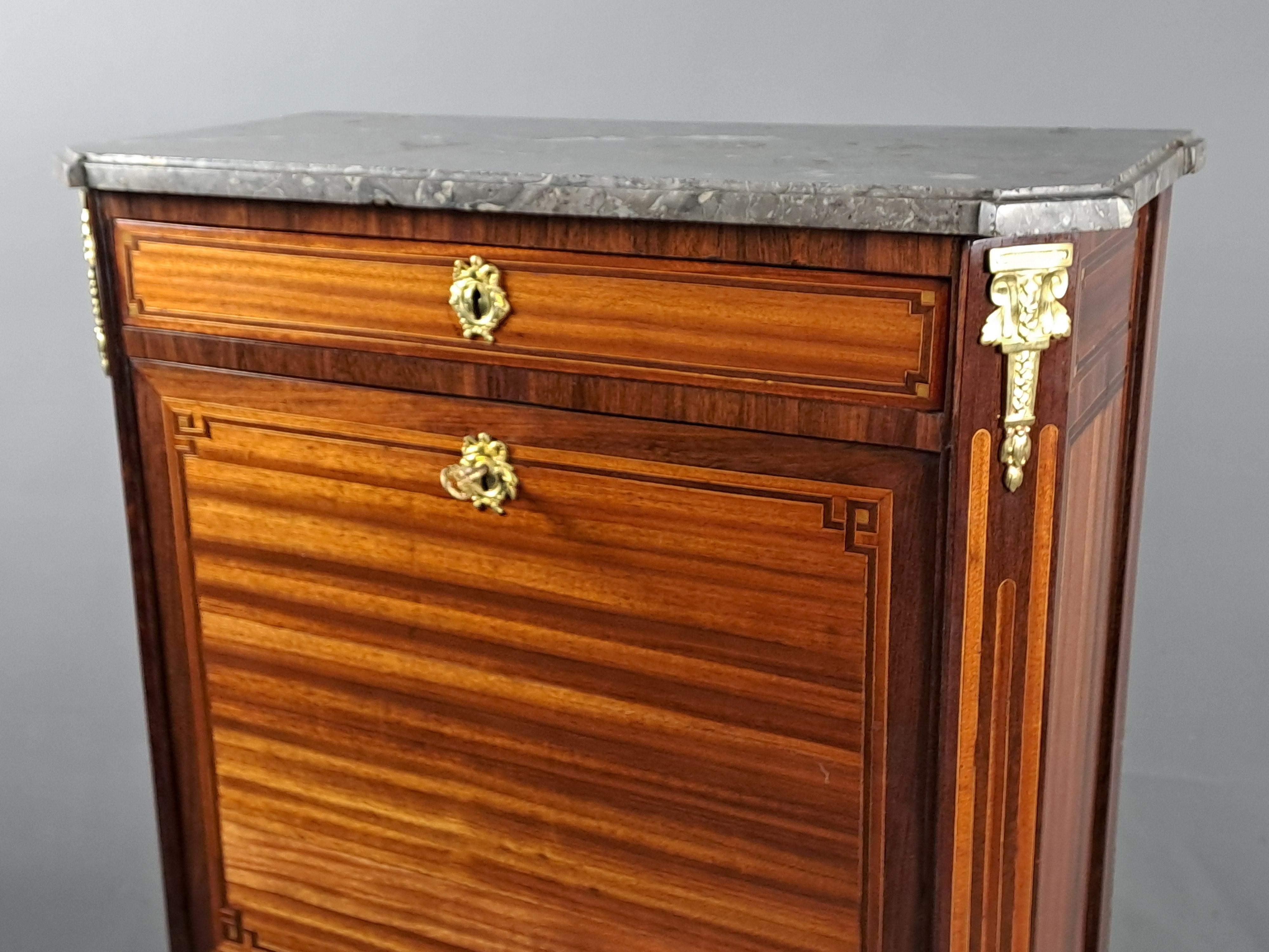 Secrétaire en satin Louis XVI estampillé Conrad Mauter à Paris Bon état - En vente à BARSAC, FR