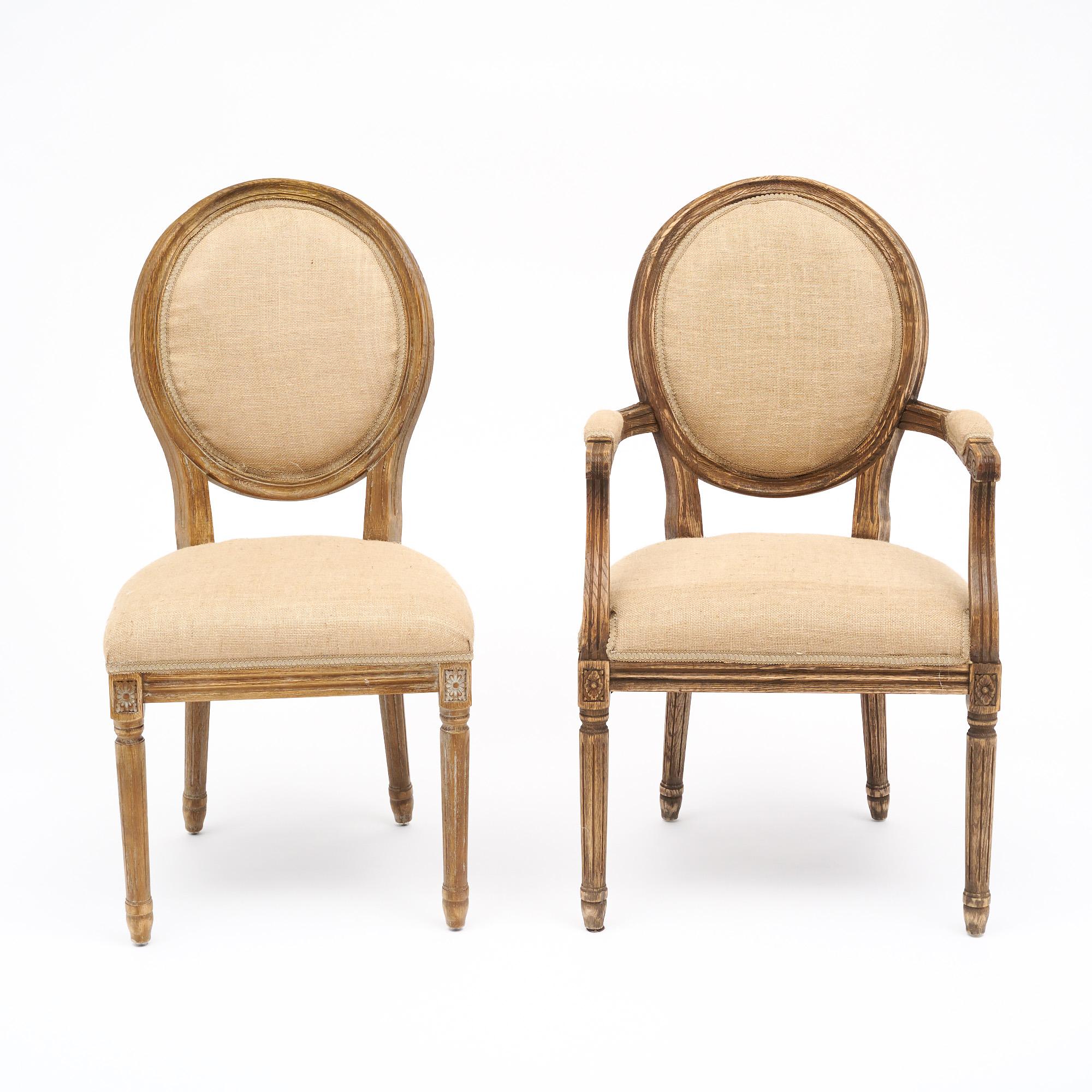 Set di sei sedie da pranzo e due poltrone Luigi XVI in vendita 1