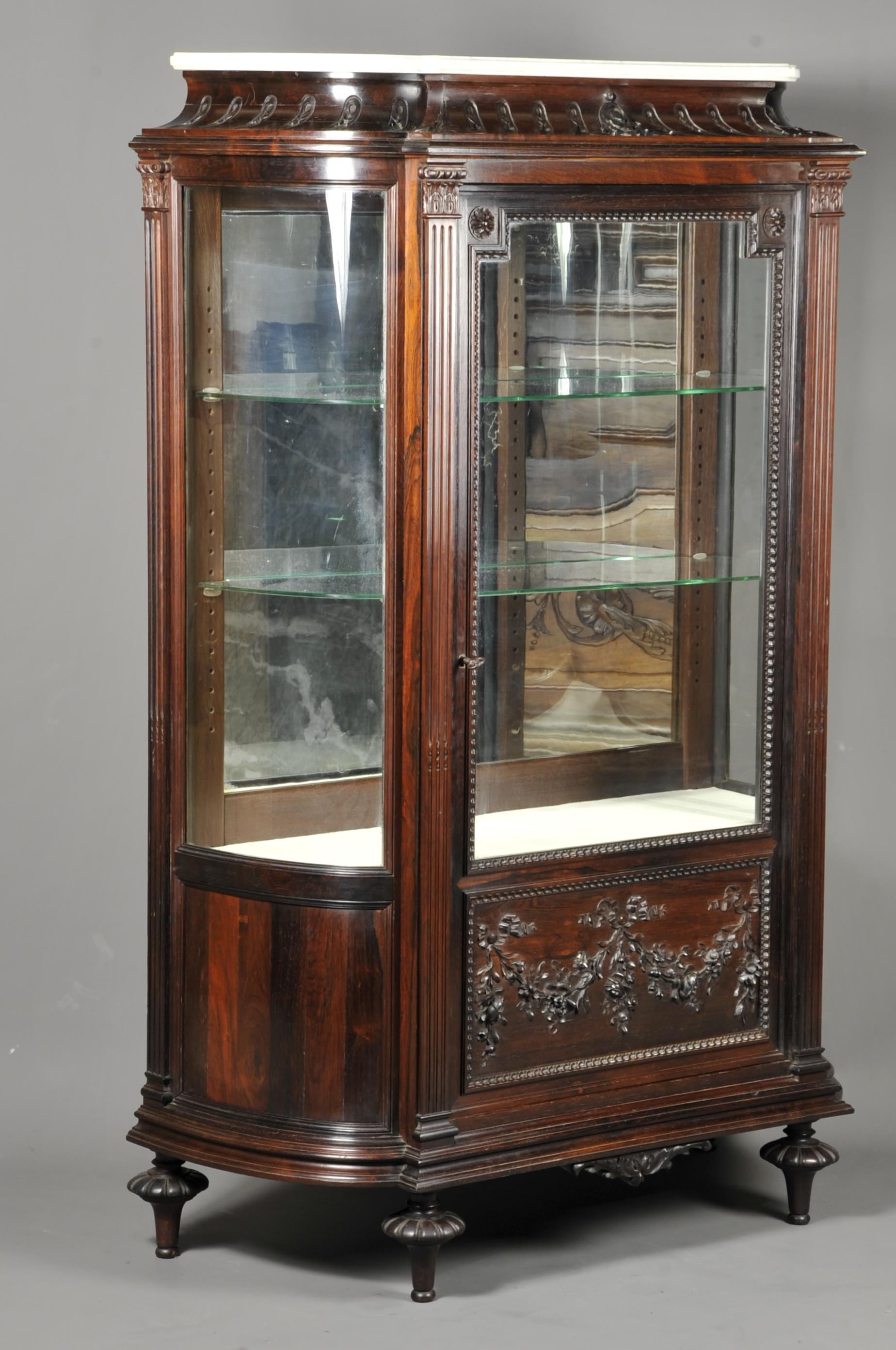 Louis XVI Showcase in Carved Rosewood For Sale 8