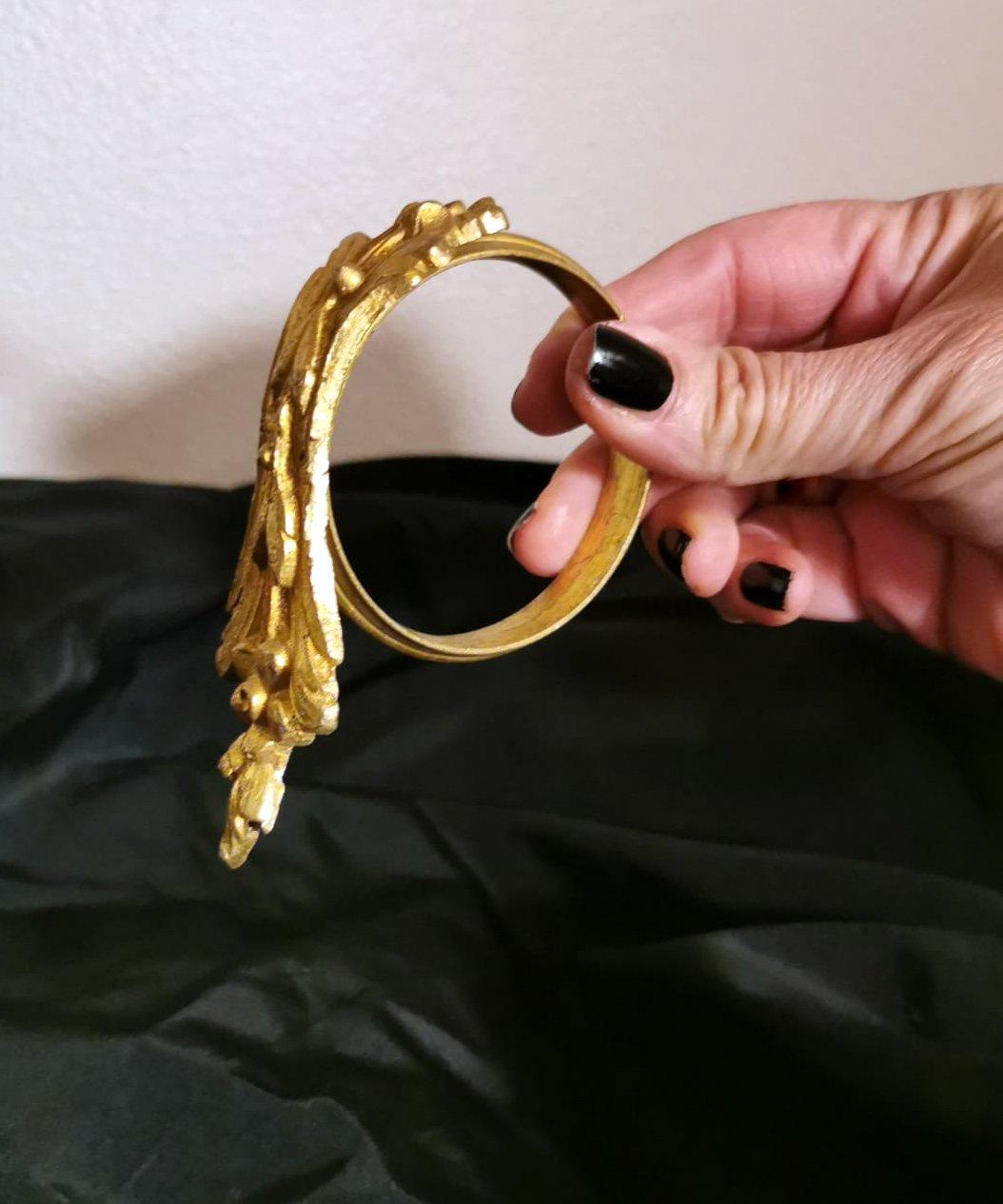 Louis XVI Style 11 Gilt And Chiseled Bronze French Curtain Rings For Sale 11