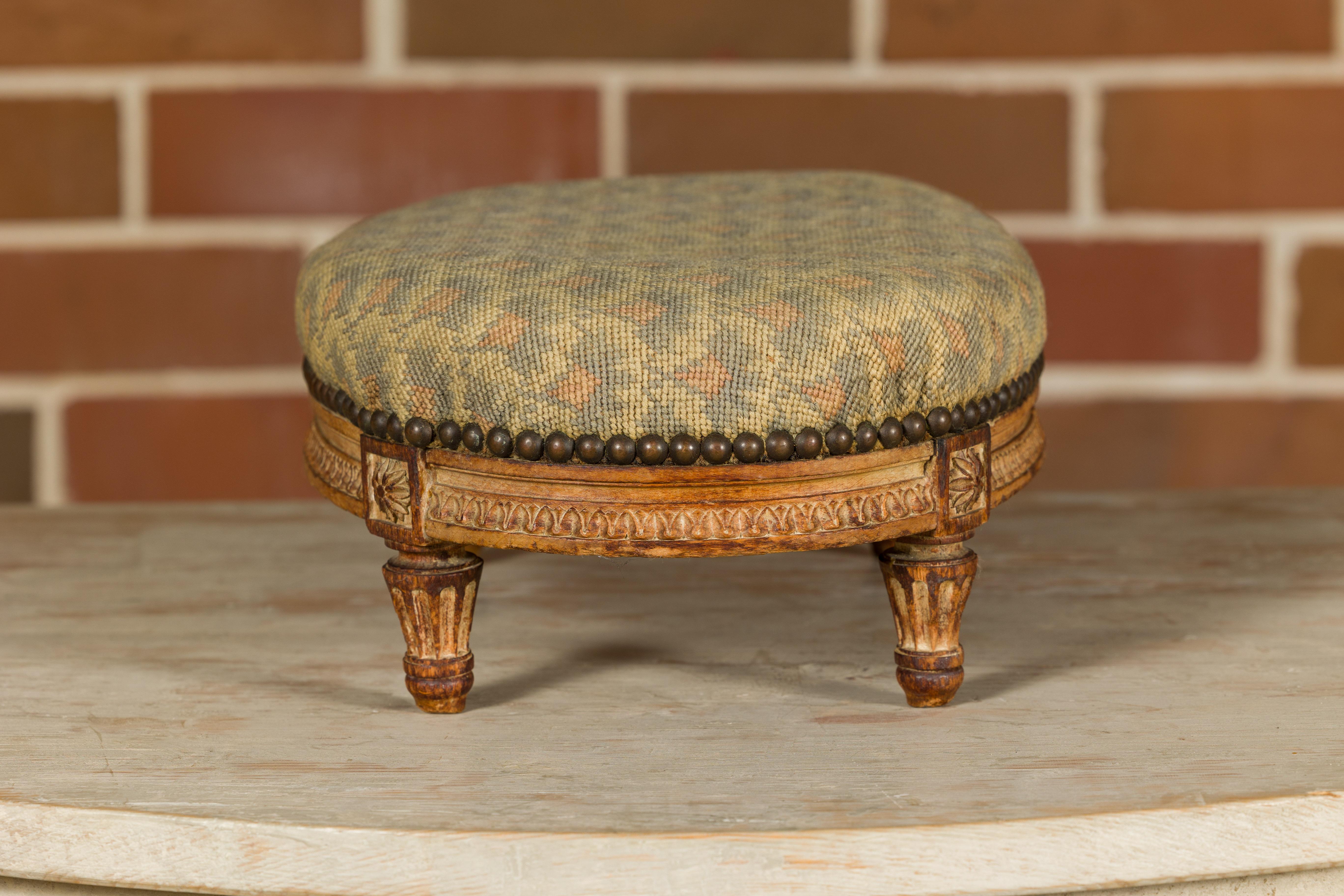 Louis XVI Style 19th Century French Stamped Pihouée Footstool with Carved Décor For Sale 7