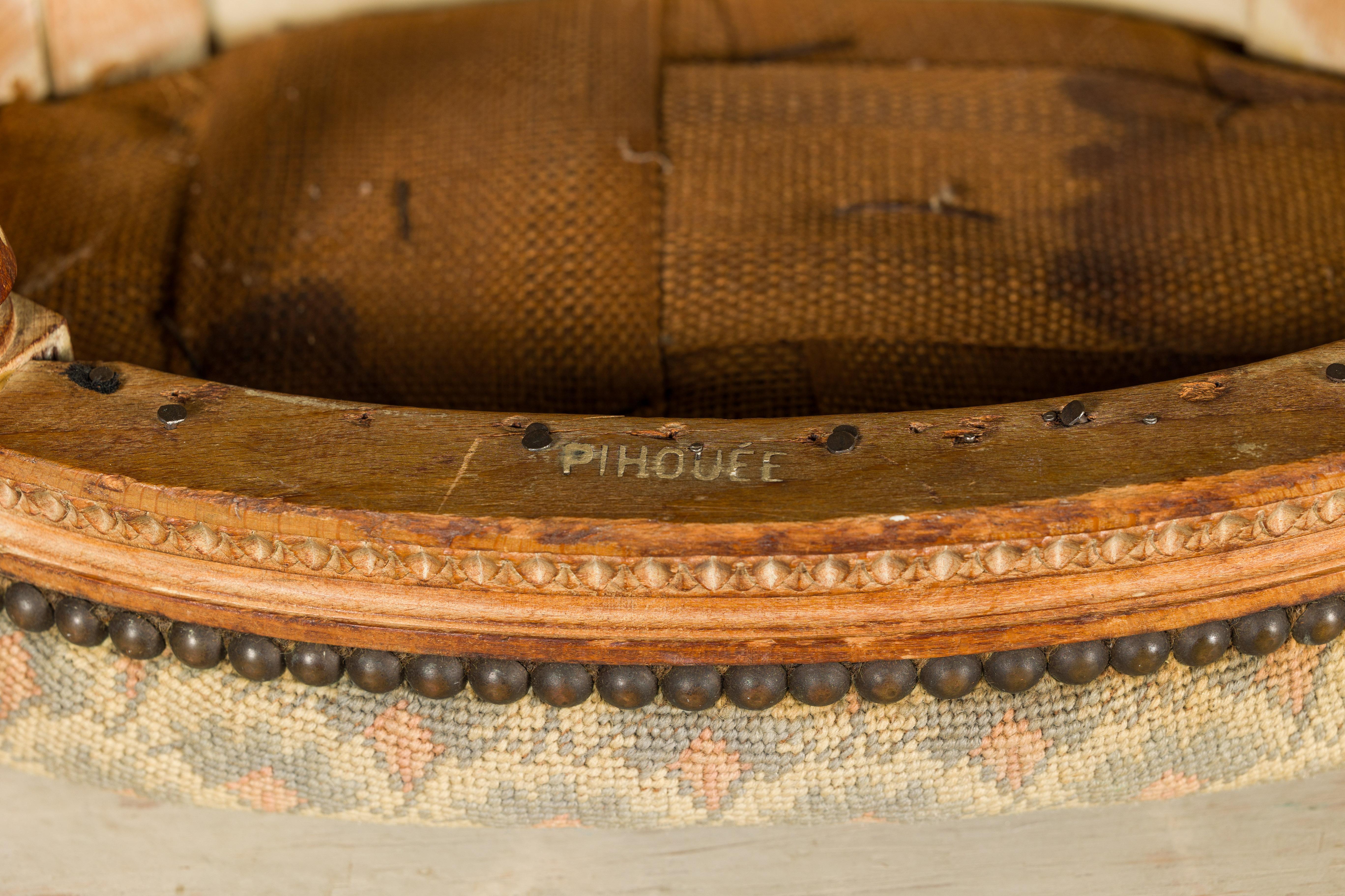 Louis XVI Stil 19. Jahrhundert Französisch gestempelt Pihouée Fußbank mit geschnitzten Dekor im Angebot 7
