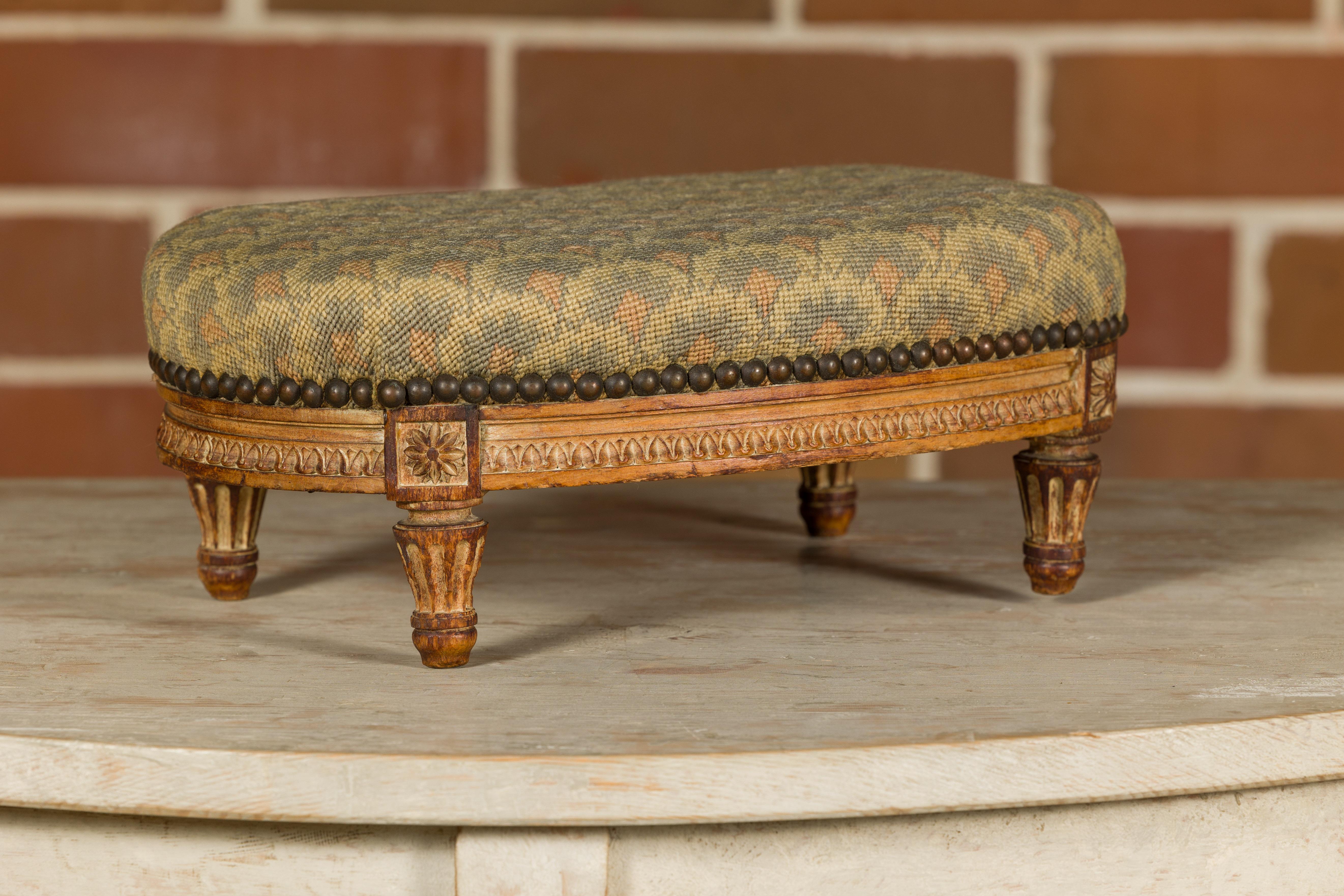 Louis XVI Style 19th Century French Stamped Pihouée Footstool with Carved Décor For Sale 1