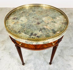 Table d'appoint bouillotte ronde à 2 tiroirs de style Louis XVI par Maitland Smith