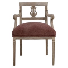 Fauteuil de style Louis XVI à assise rembourrée, France, fin du XIXe siècle