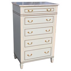 Cassettone in stile Luigi XVI decorato con vernice blu baby e piano in marmo
