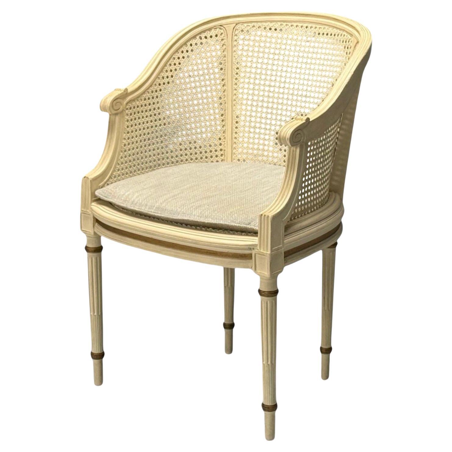Sedia occasionale con schienale a botte in stile Louis XVI, Wood Wood dipinto di crema, Cane, anni '60