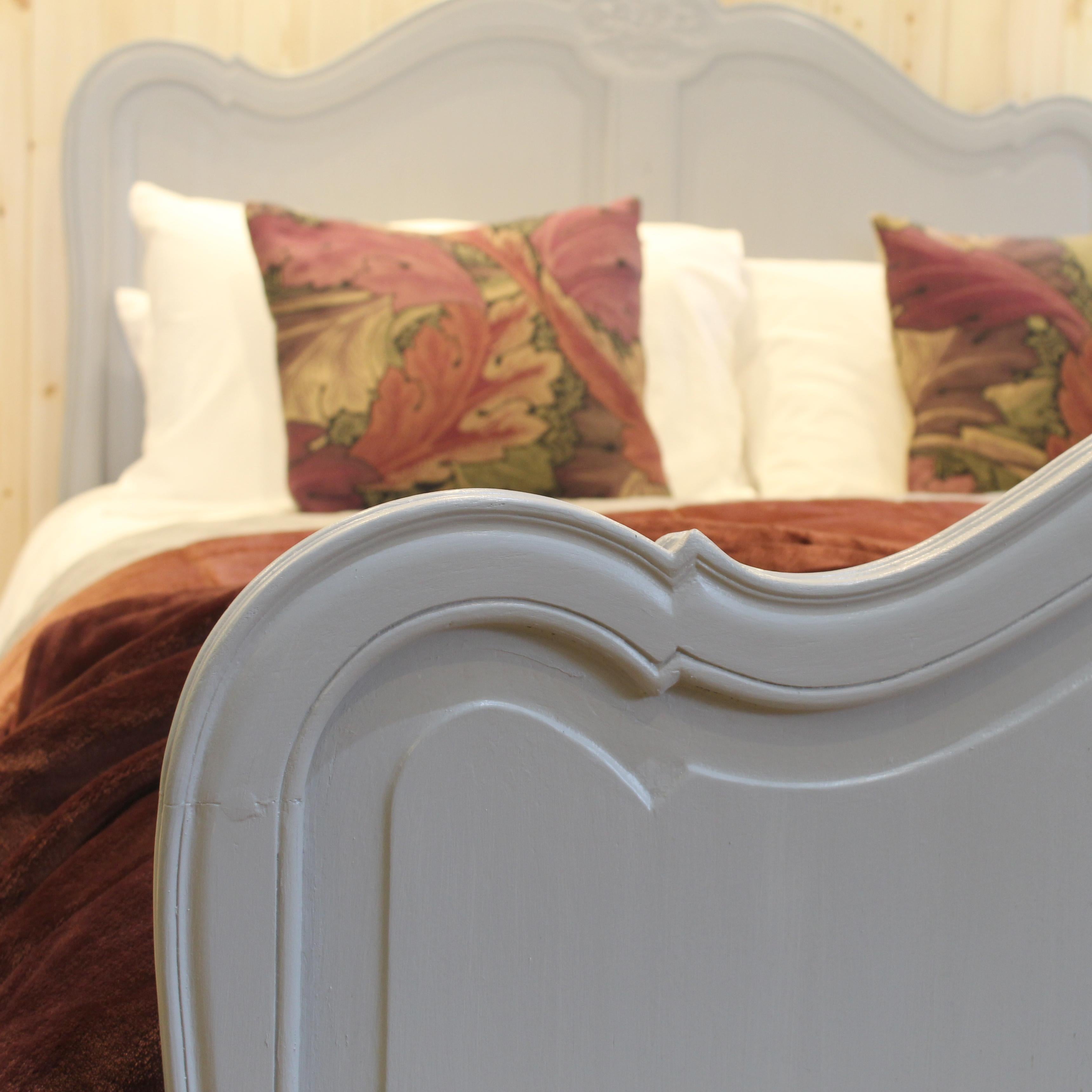 Hand-Painted Louis XVI Style Bed in Soft Grey - WK92