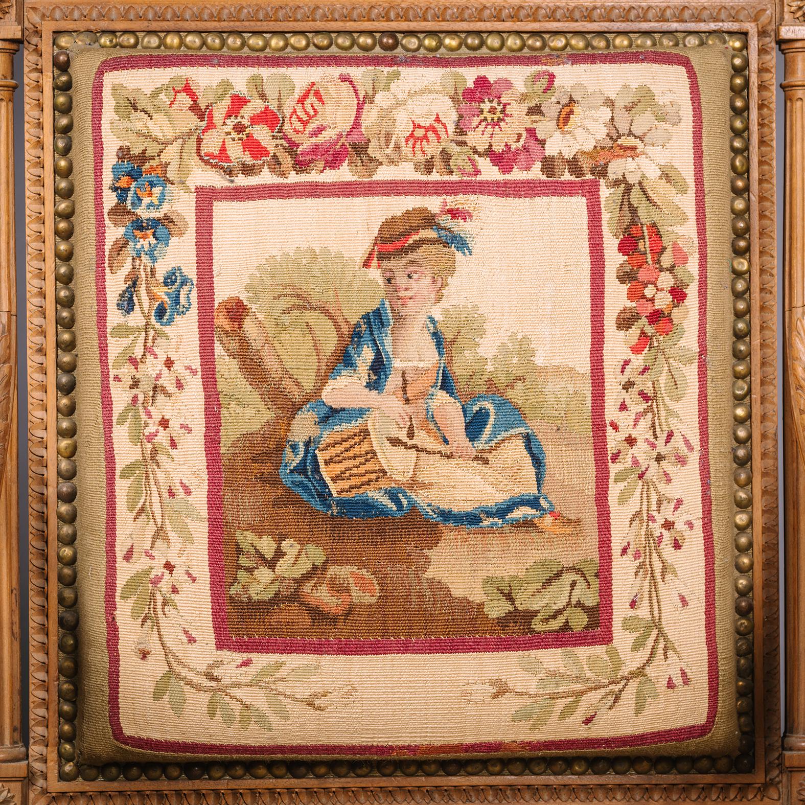 Suite de salon de cinq pièces de style Louis XVI en bois de hêtre et tapisserie d'Aubusson en vente 4