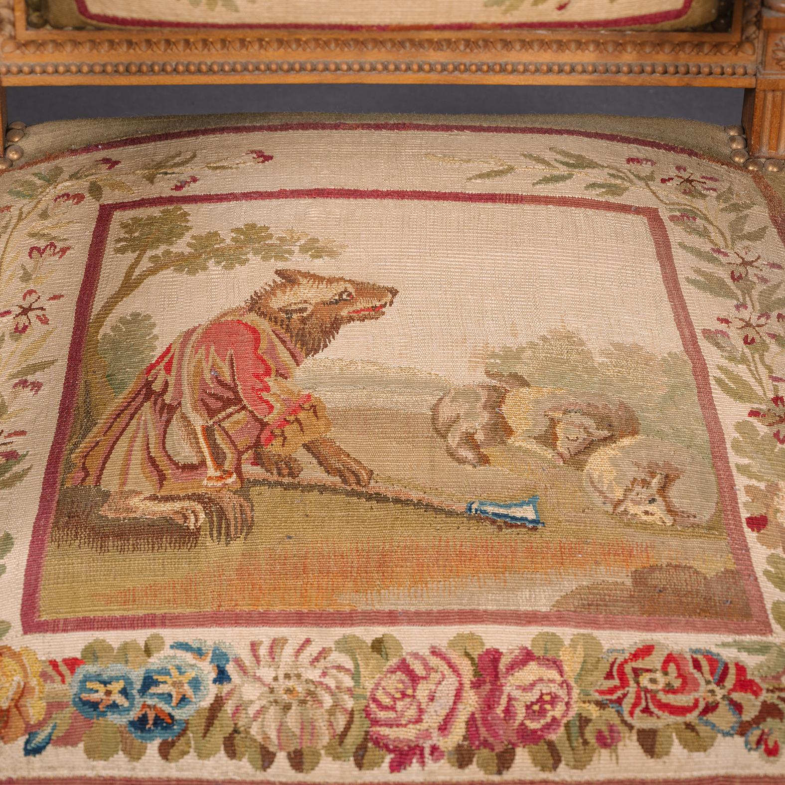 Suite de salon de cinq pièces de style Louis XVI en bois de hêtre et tapisserie d'Aubusson en vente 8