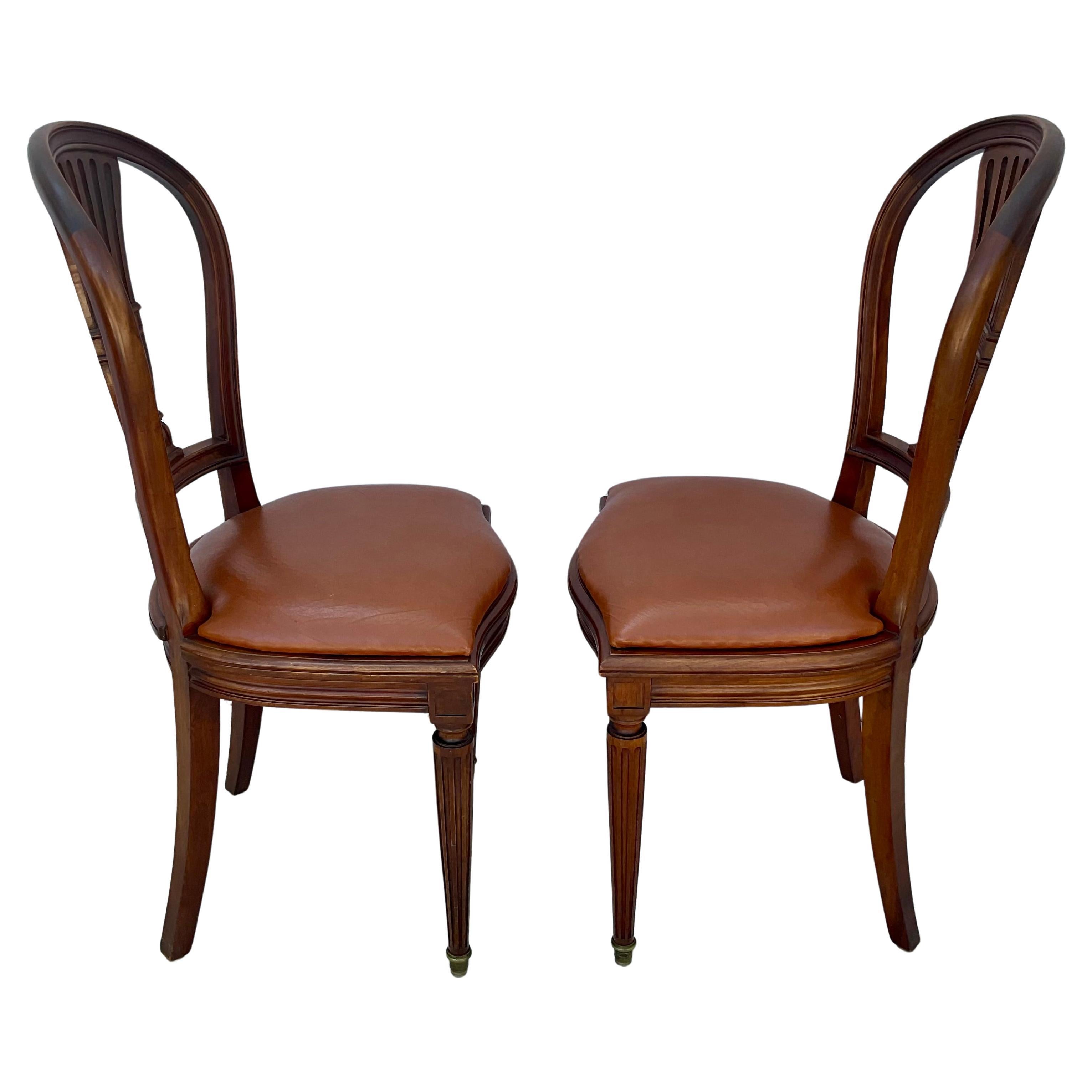 Francese Set di otto sedie da pranzo in legno di faggio in stile Luigi XVI in vendita