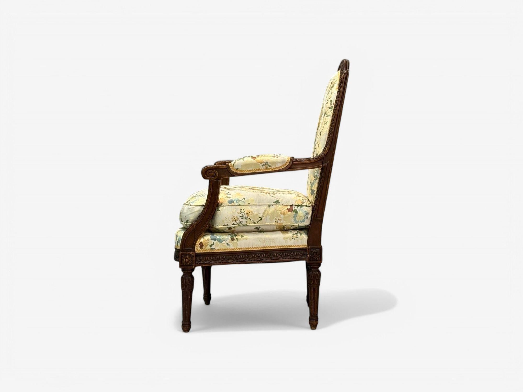 Sillas Bergere Estilo Luis XVI, Madera de Haya, Tela Floral, Francia, Años 40 en venta 3