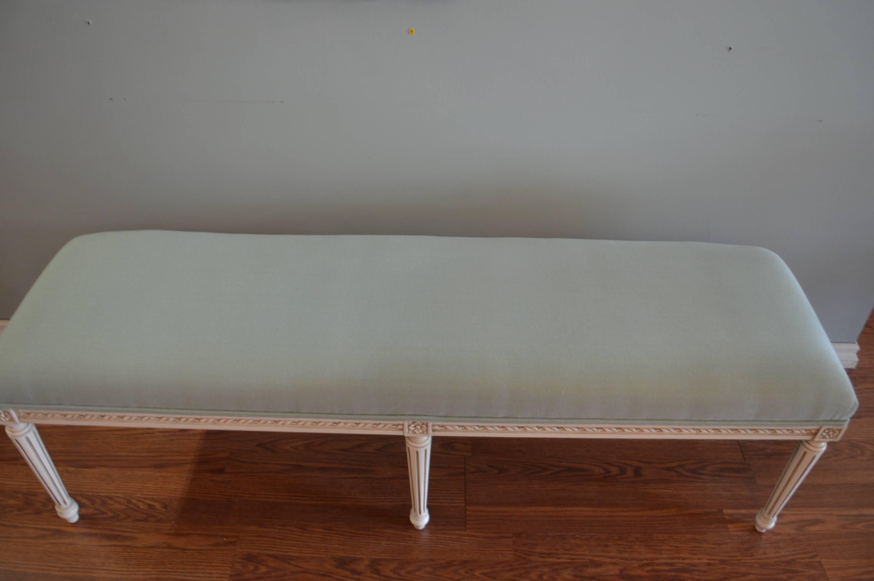 Louis XVI Style Bench In Excellent Condition In Oakville, ON