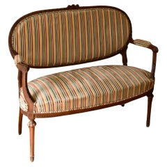 Bank im Louis XVI-Stil