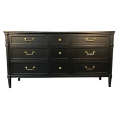 Commode noire mate de style Louis XVI / armoire peinte, revernie, poignées en laiton