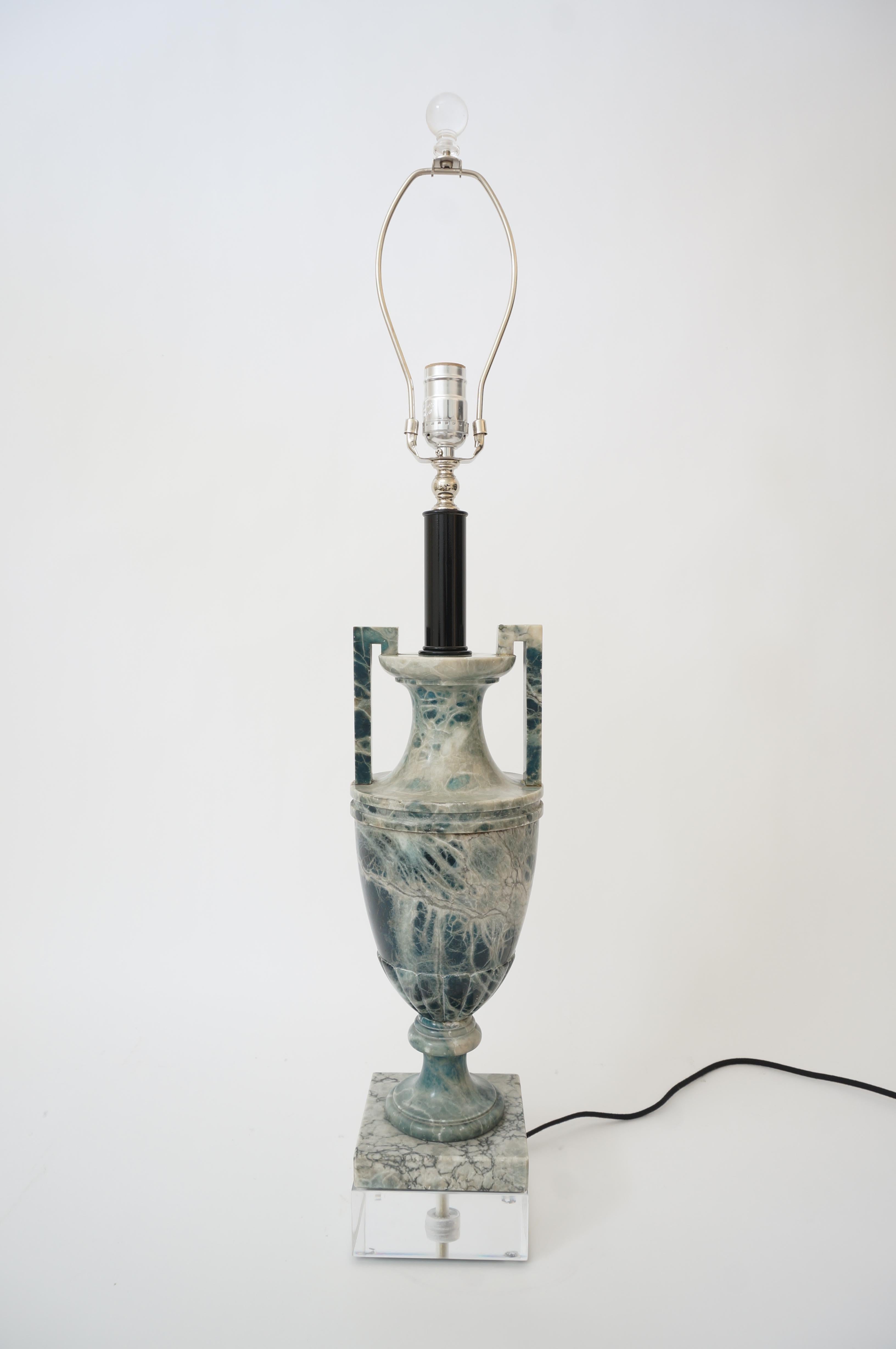 Louis XVI Style Blue/Gray Marble Table Lamp In Good Condition For Sale In West Palm Beach, FL