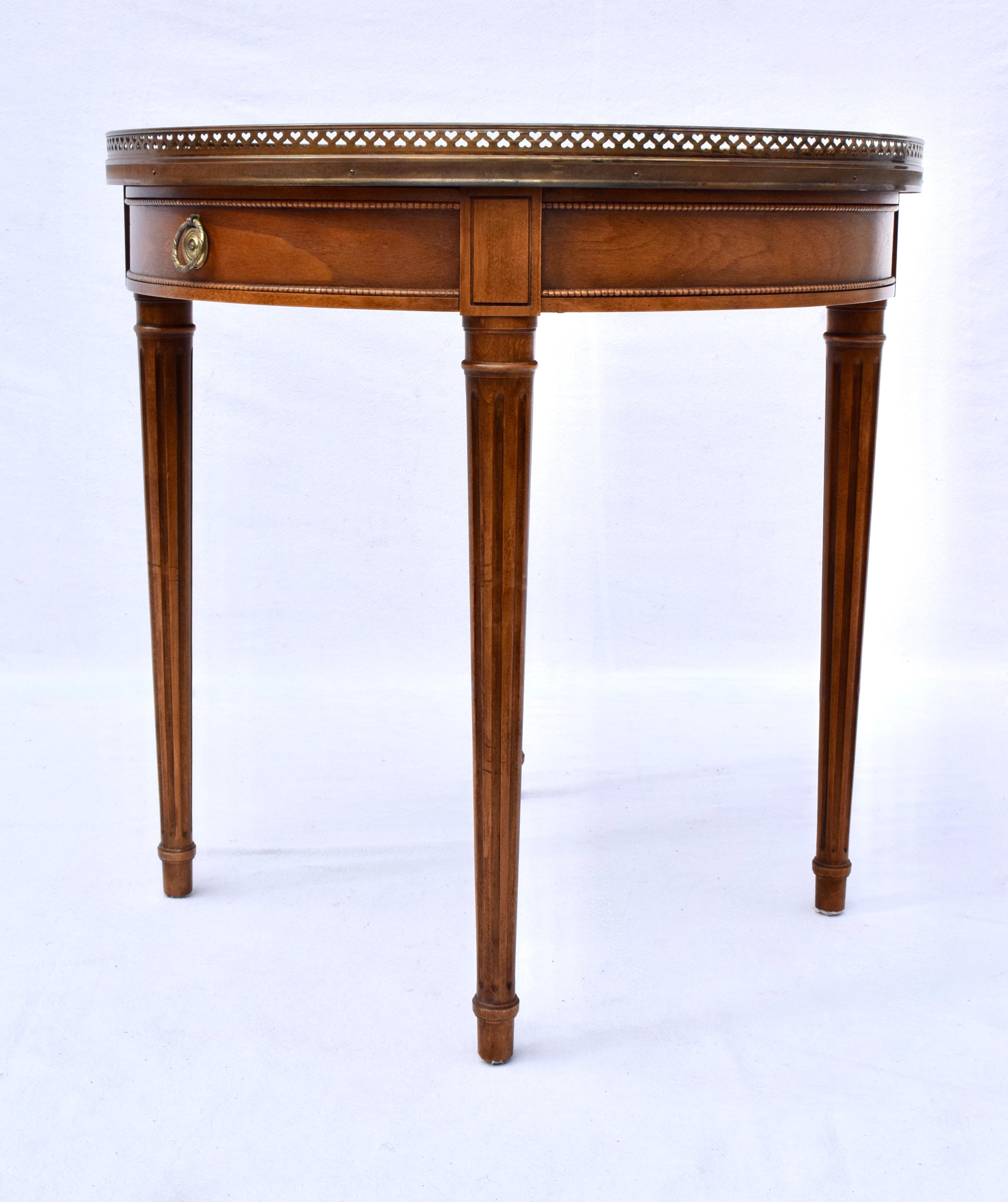 Table d'appoint de style Louis XVI Bouillot Gureridon Meubles Baker Bon état - En vente à Southampton, NJ
