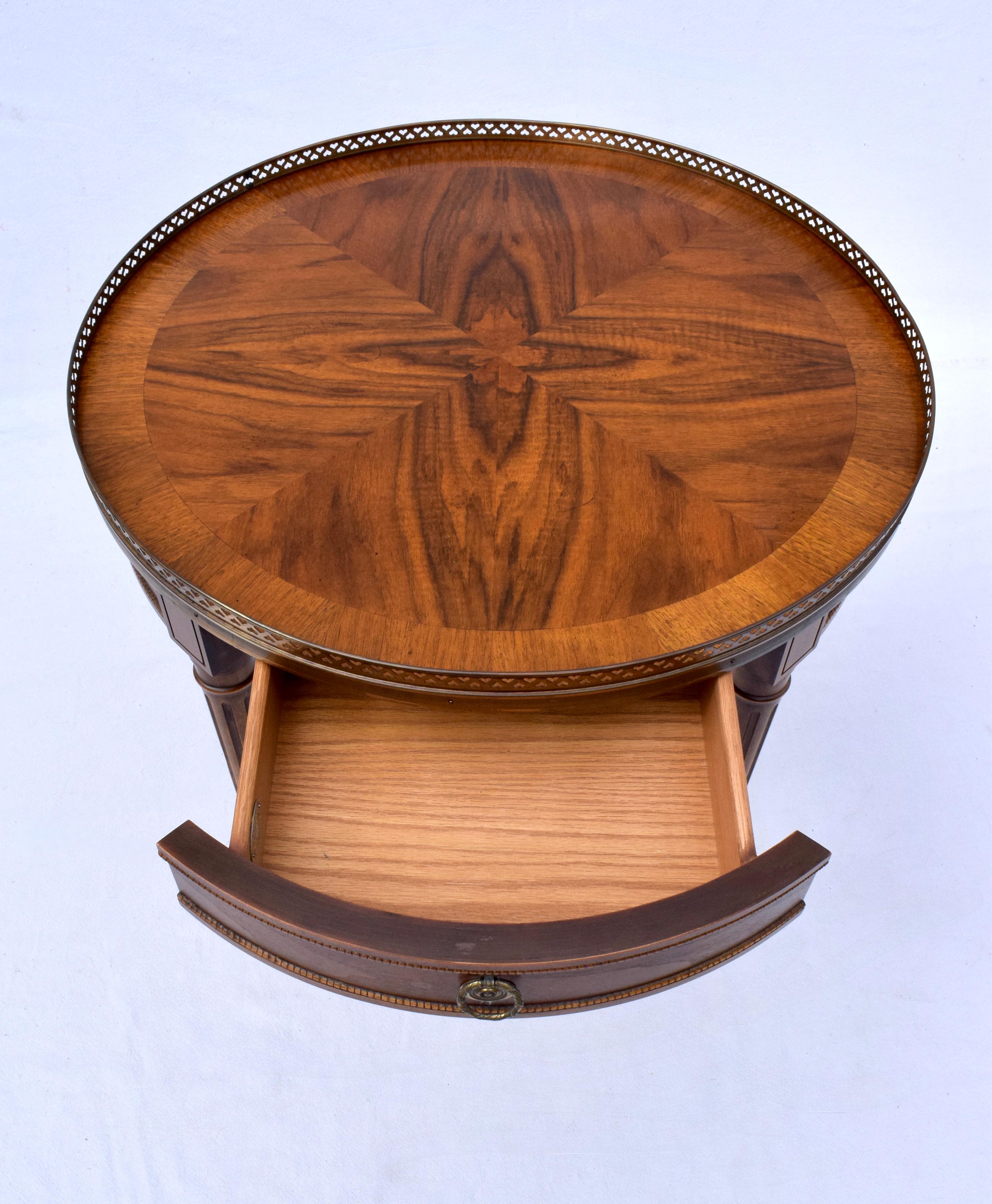 Table d'appoint de style Louis XVI Bouillot Gureridon Meubles Baker en vente 1