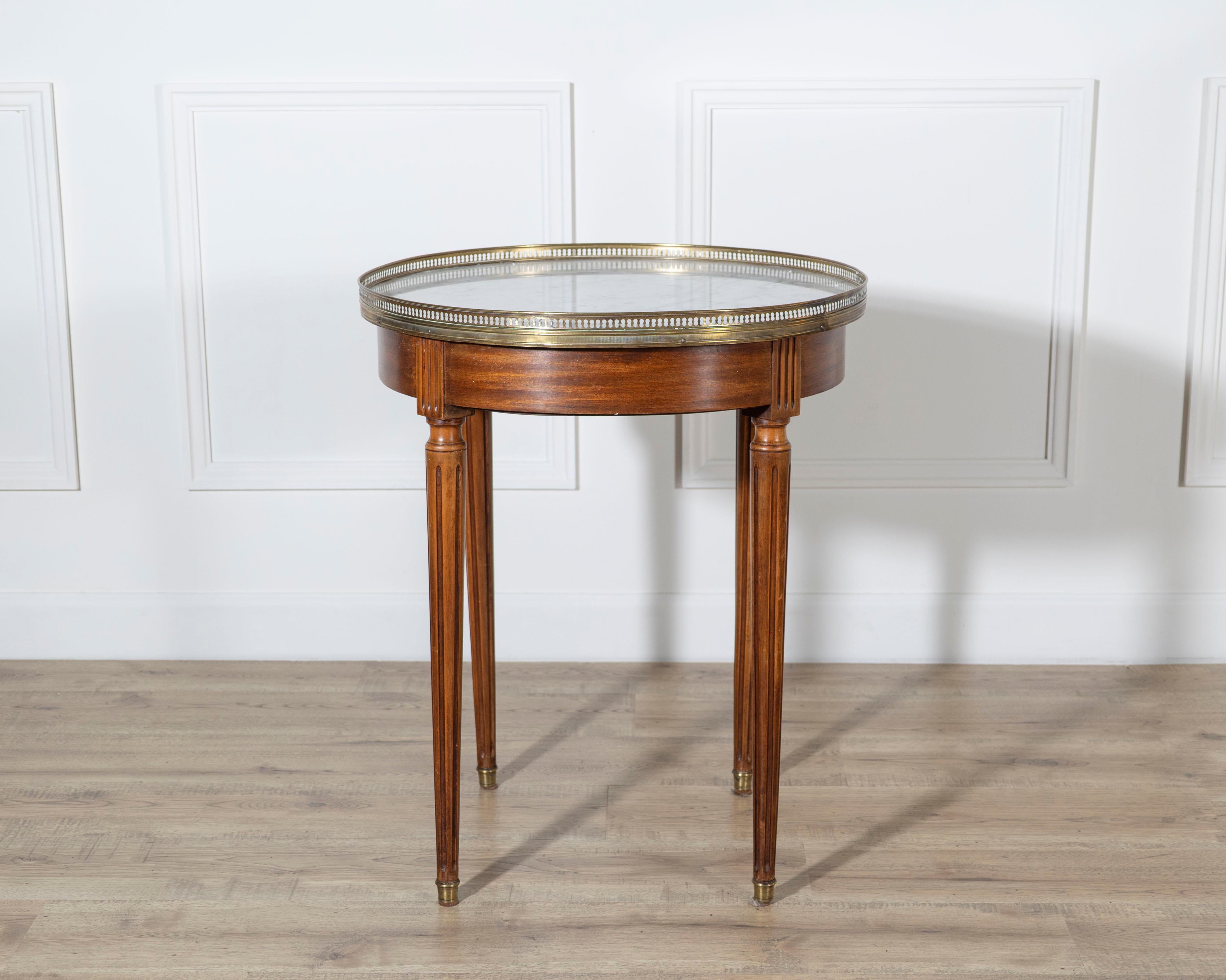Louis XVI–Style Bouillotte Table with Marble Top and Brass Gallery For Sale 2