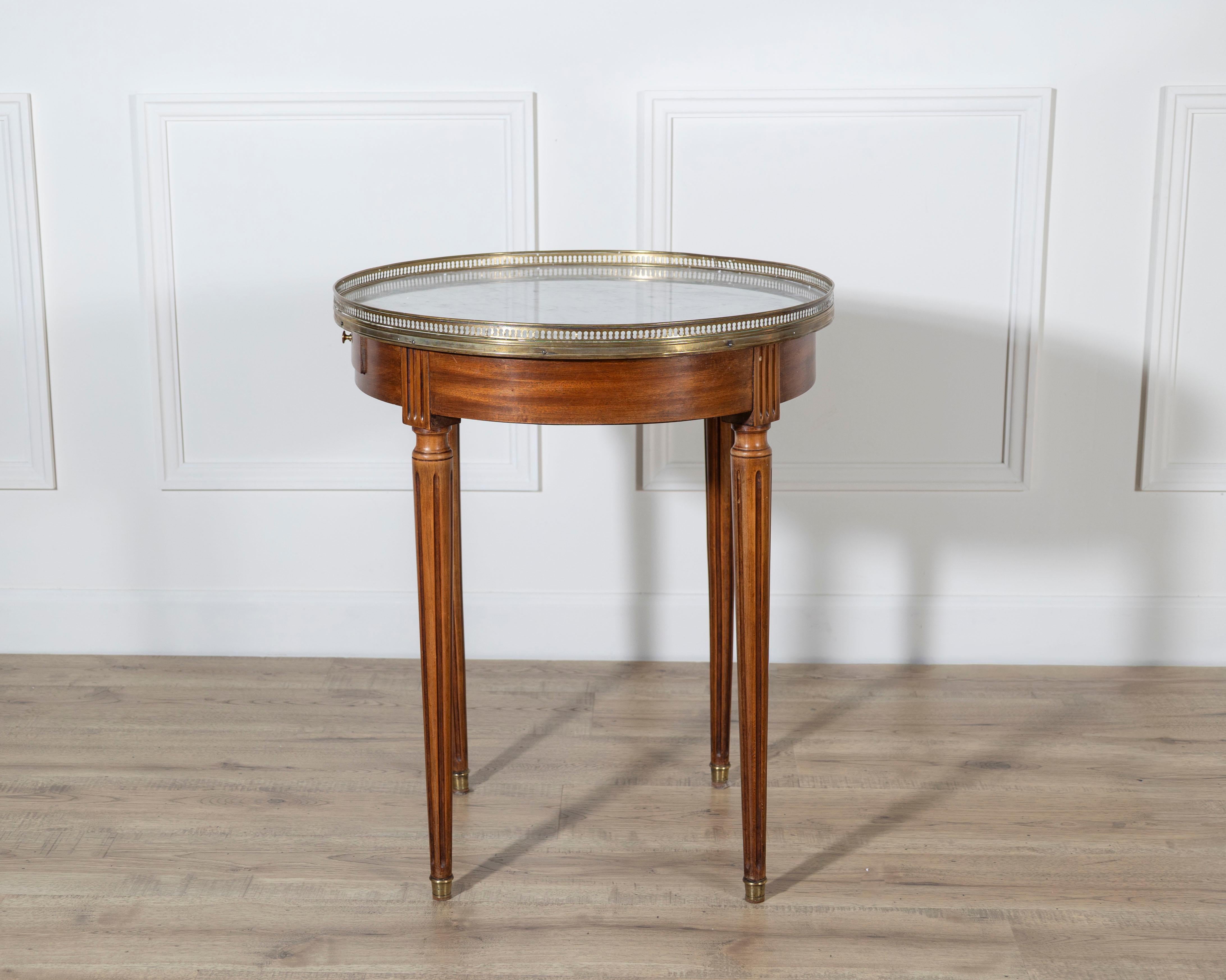 Louis XVI–Style Bouillotte Table with Marble Top and Brass Gallery For Sale 3