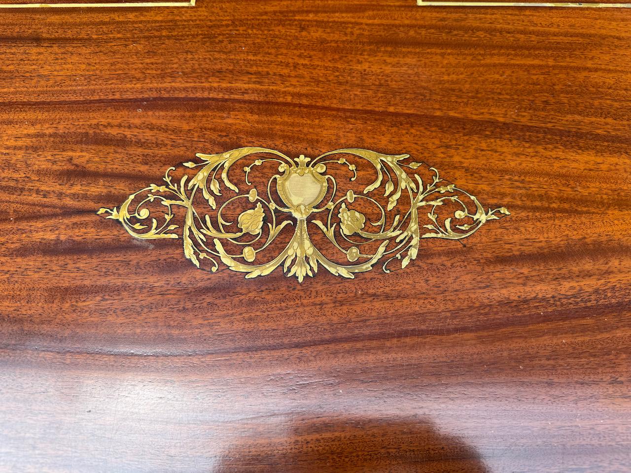 Louis XVI-Style Brass Inlaid Writing Table For Sale 3