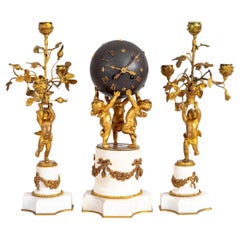 Juego de Guarnición de Bronce y Mármol Estilo Luis XVI con Reloj y Candelabros