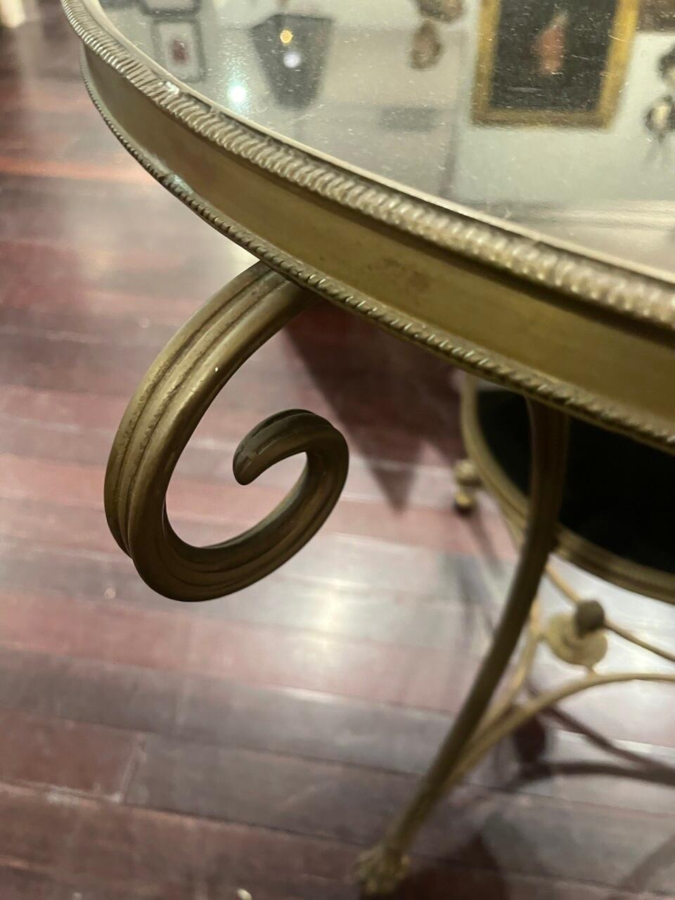 Français Table à Gueridon en bronze de style Louis XVI en vente