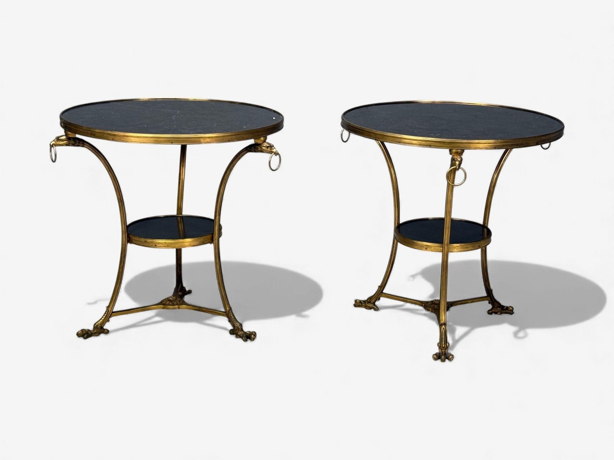 Francese Gueridoni con montatura in bronzo, marmo e ormolu in stile Luigi XVI, Francia, XIX secolo. in vendita