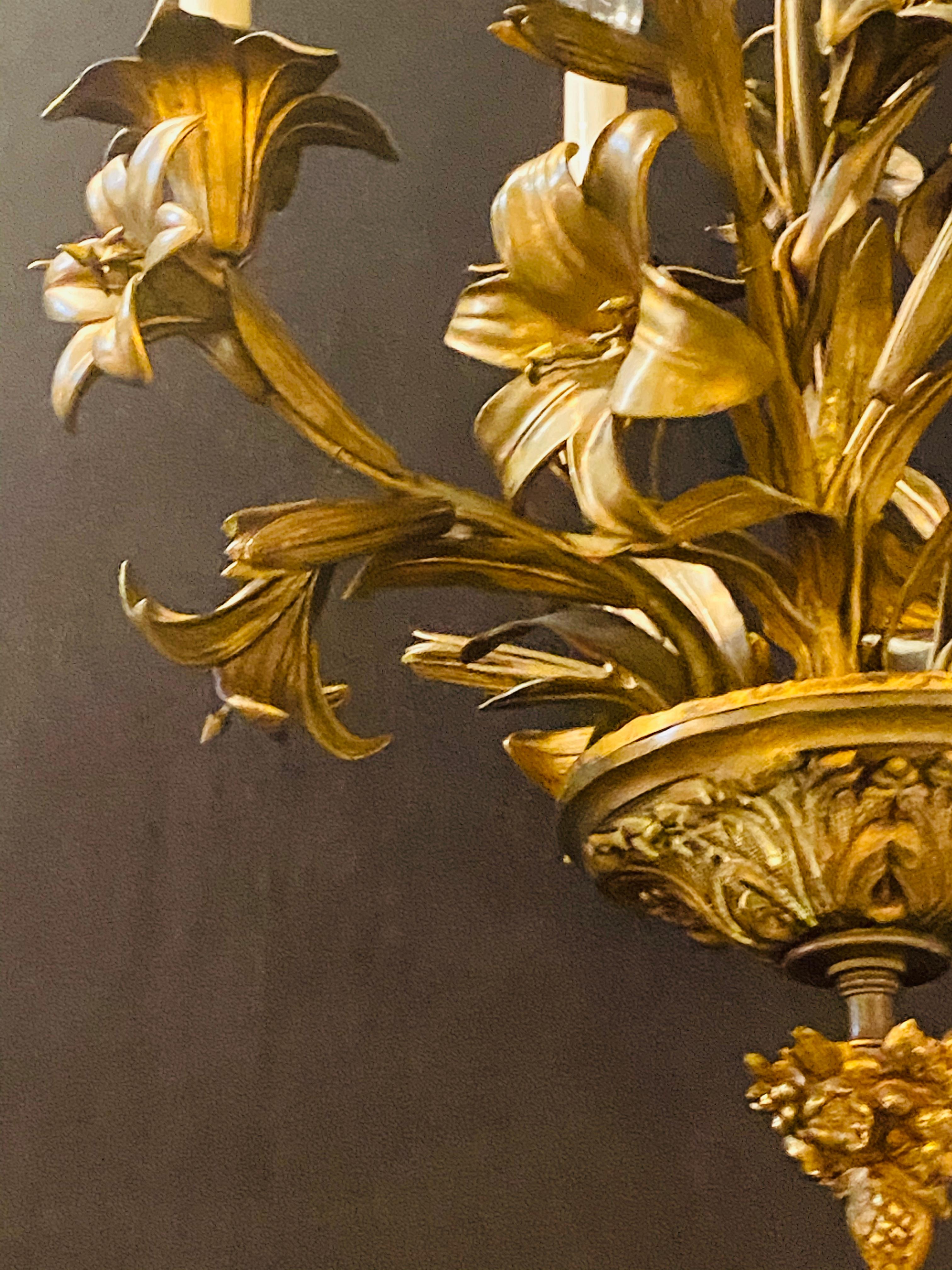 Louis XVI Style Bronze Mounted Five-Light Tulip Design Chandelier Fixture For Sale 11