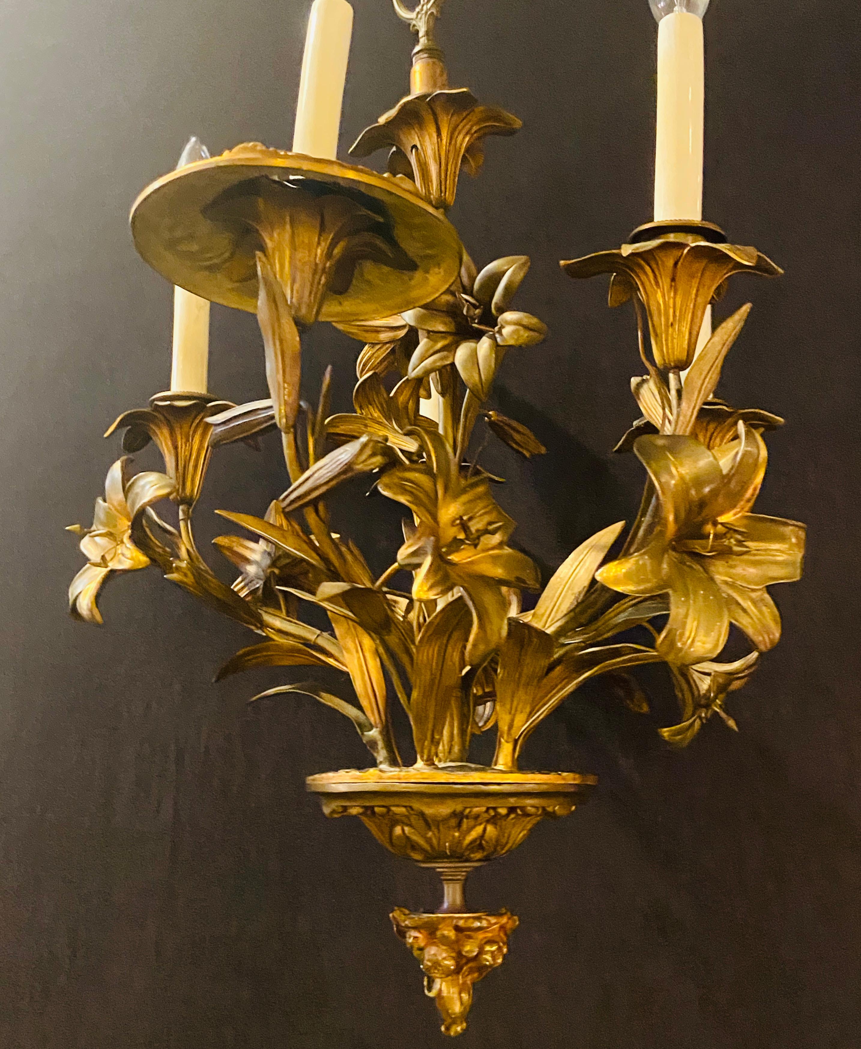 Louis XVI Style Bronze Mounted Five-Light Tulip Design Chandelier Fixture For Sale 4