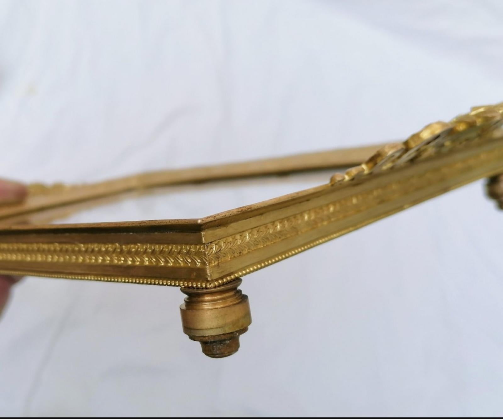 Louis XVI style bronze table centerpiece and tray in very finely chiseled bronze structure in Louis XVI style, with beautiful original gilding. The center of the tray is made of glass, in a very good general condition.
Napoleon III period, circa