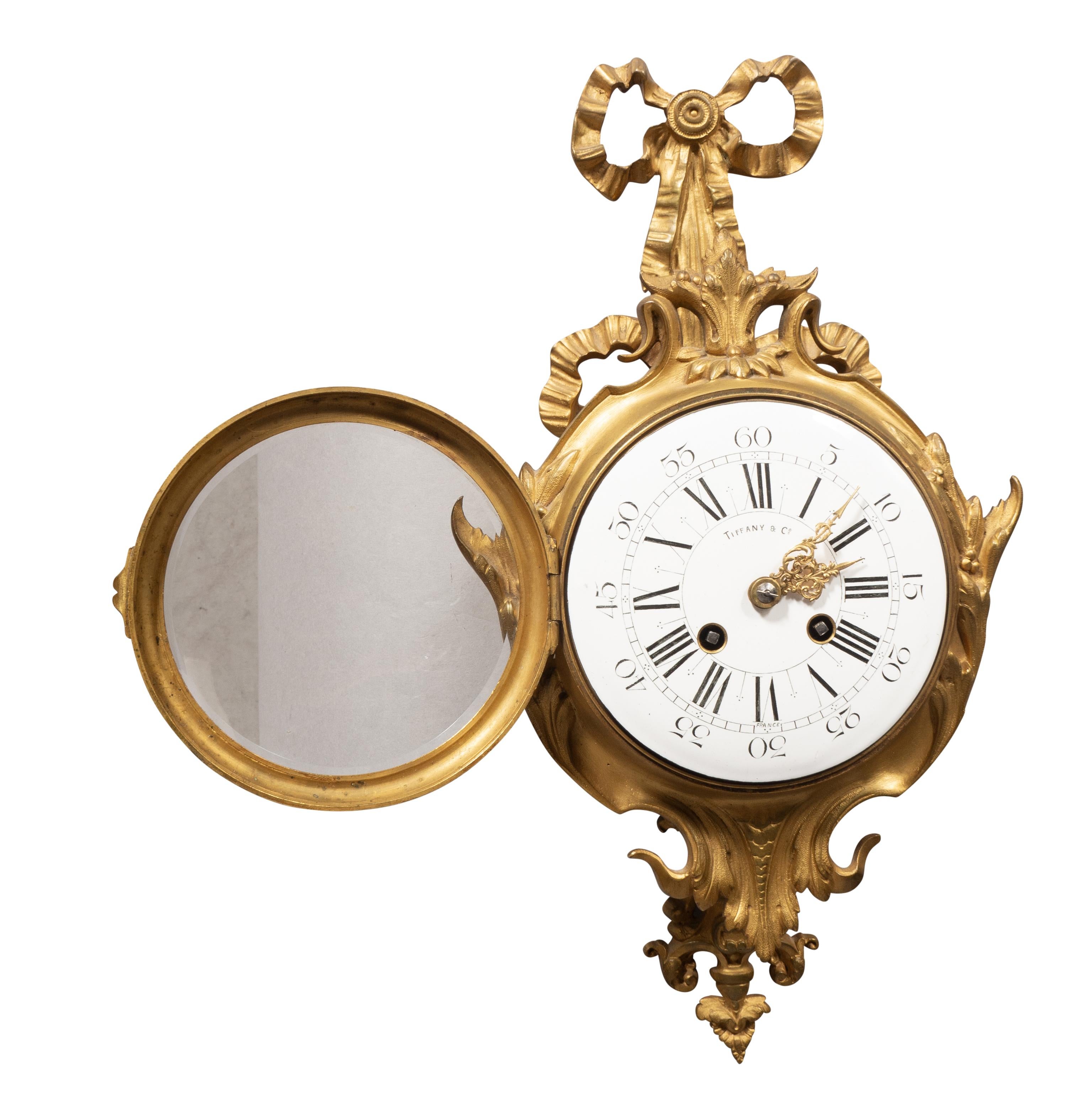 Reloj de pared de bronce estilo Luis XVI vendido por Tiffany Francés en venta