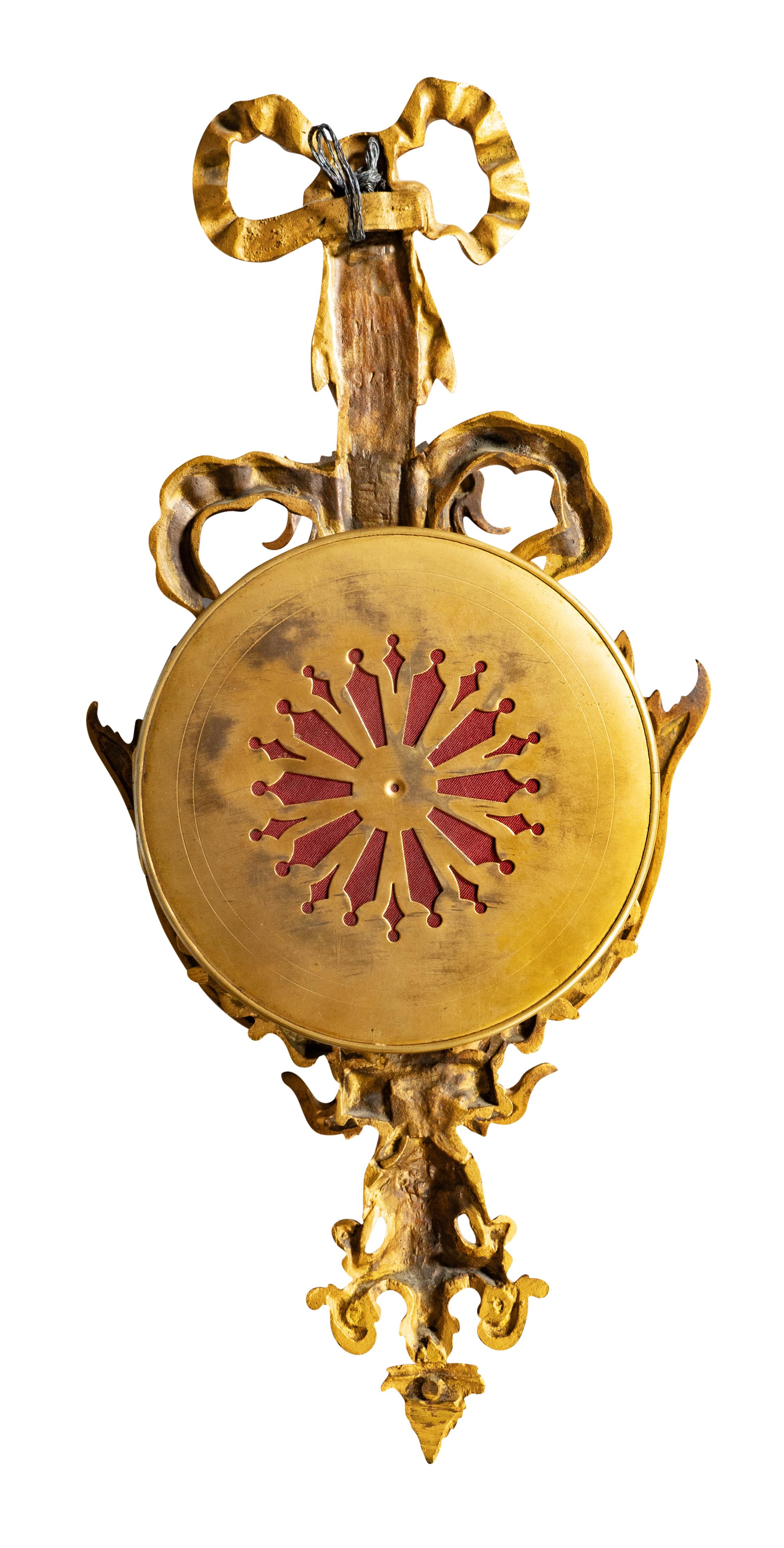 Reloj de pared de bronce estilo Luis XVI vendido por Tiffany en Bueno estado para la venta en Essex, MA