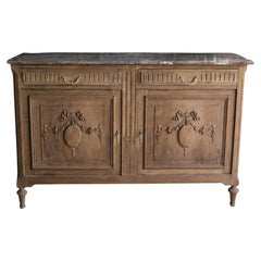 Buffet de style Louis XVI, en noyer sculpté et marbre rouge, France, années 1900