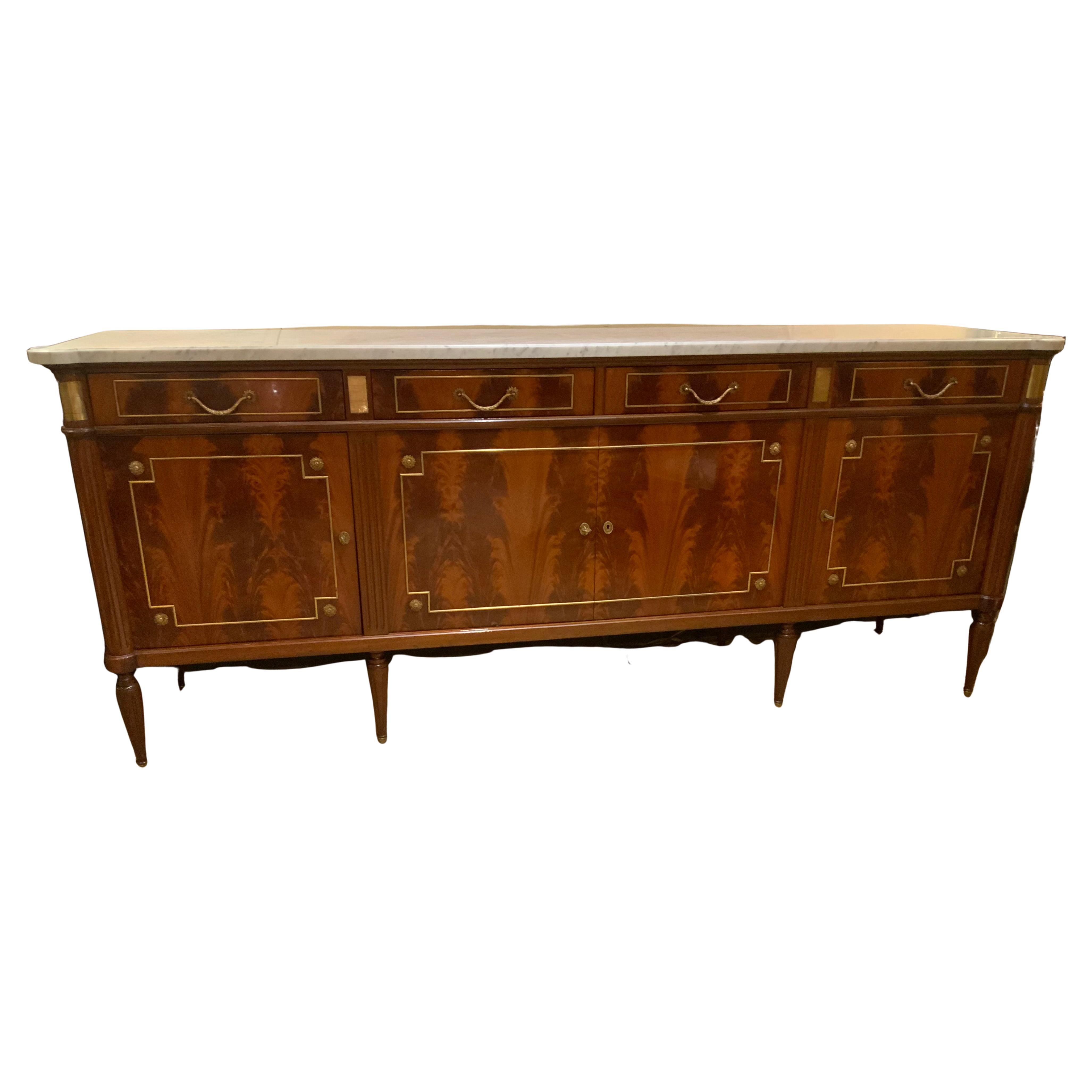 Buffet/ buffet de style Louis XVI avec plateau en marbre blanc
