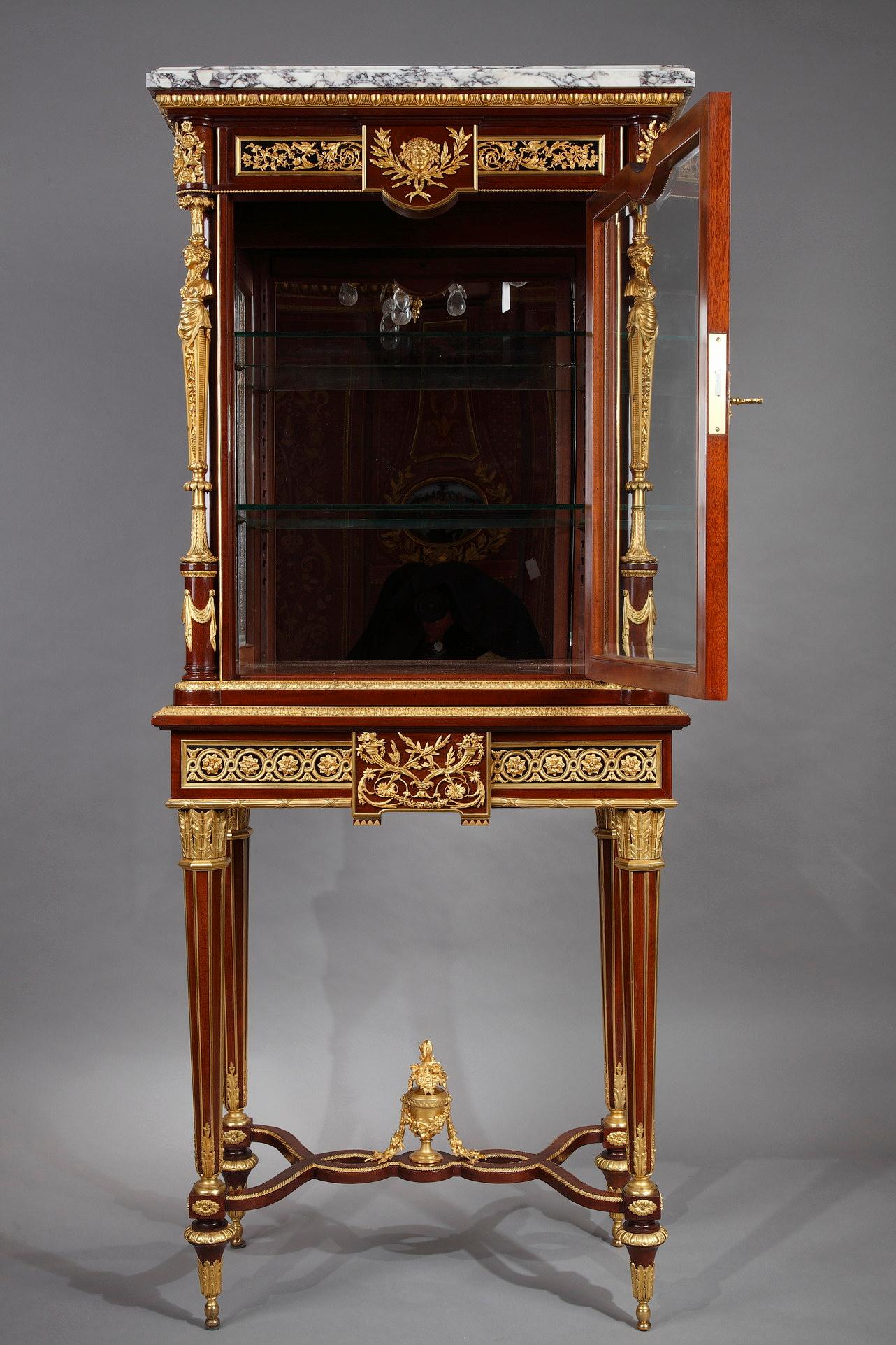 Louis XVI Style Cabinet and its Companion Vitrine by F.Linke, France, Circa 1890 For Sale 2