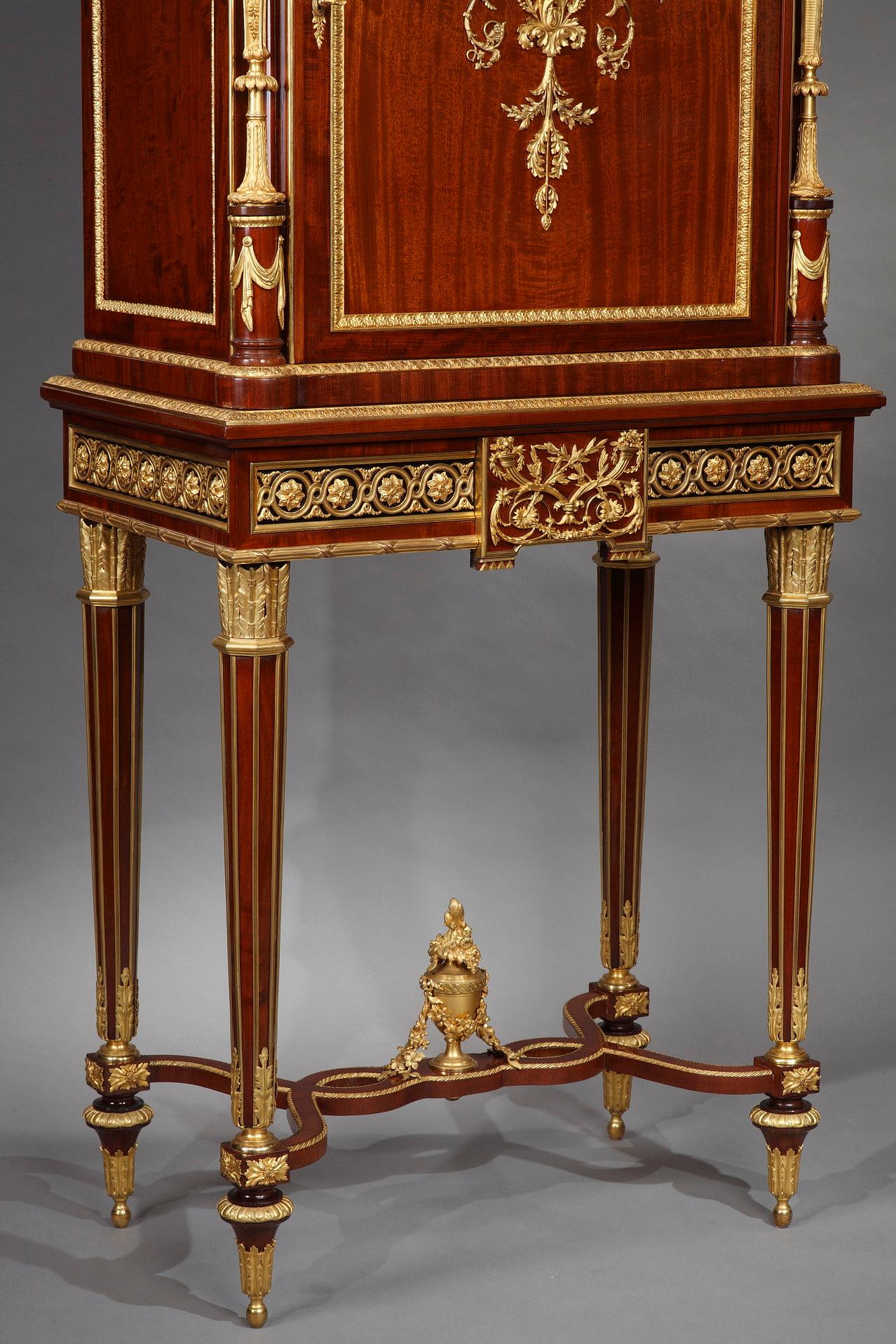 Louis XVI Style Cabinet and its Companion Vitrine by F.Linke, France, Circa 1890 In Good Condition For Sale In PARIS, FR