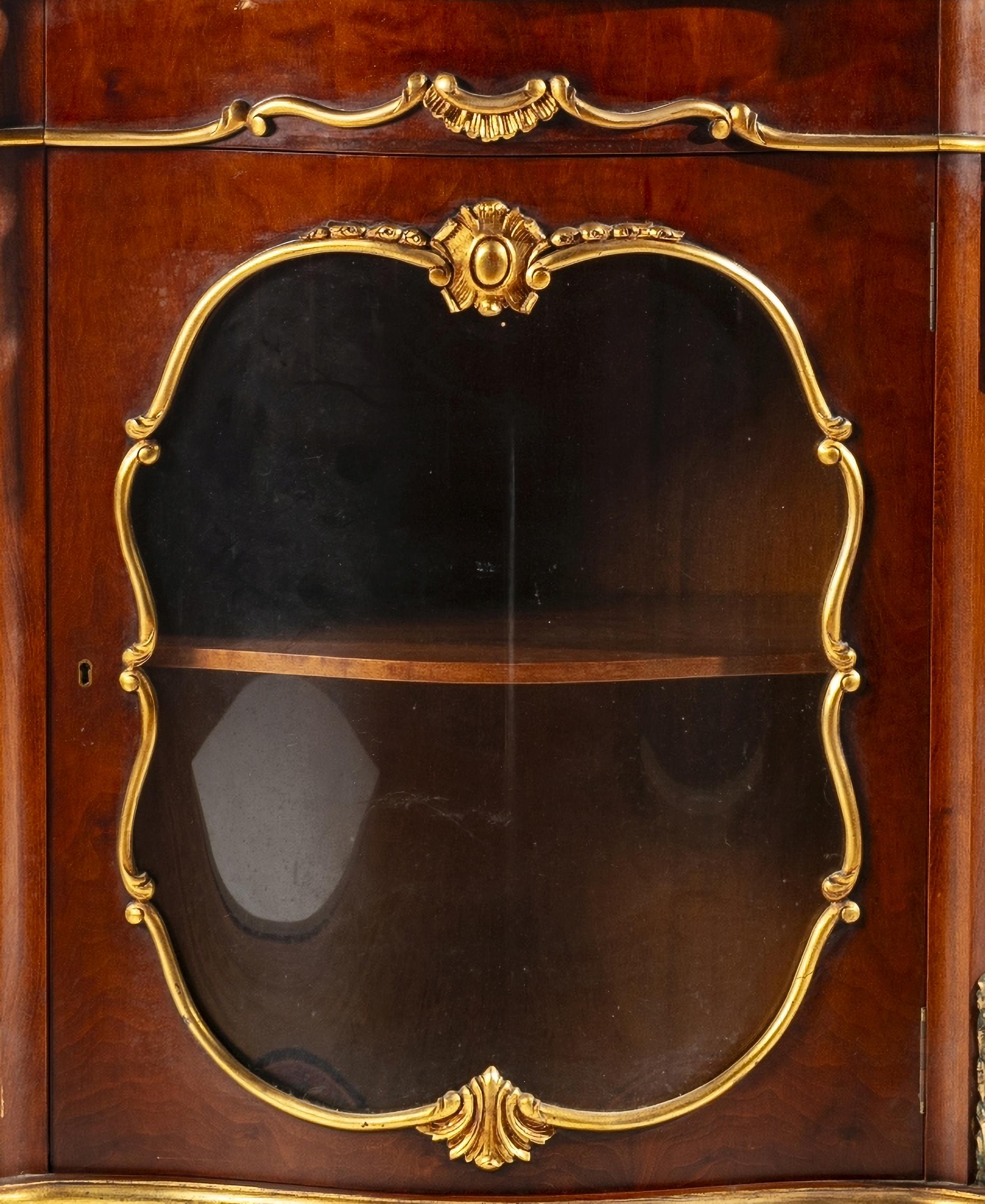 LOUIS XVI STYLE CABINET French early 20th Century In Good Condition For Sale In Madrid, ES