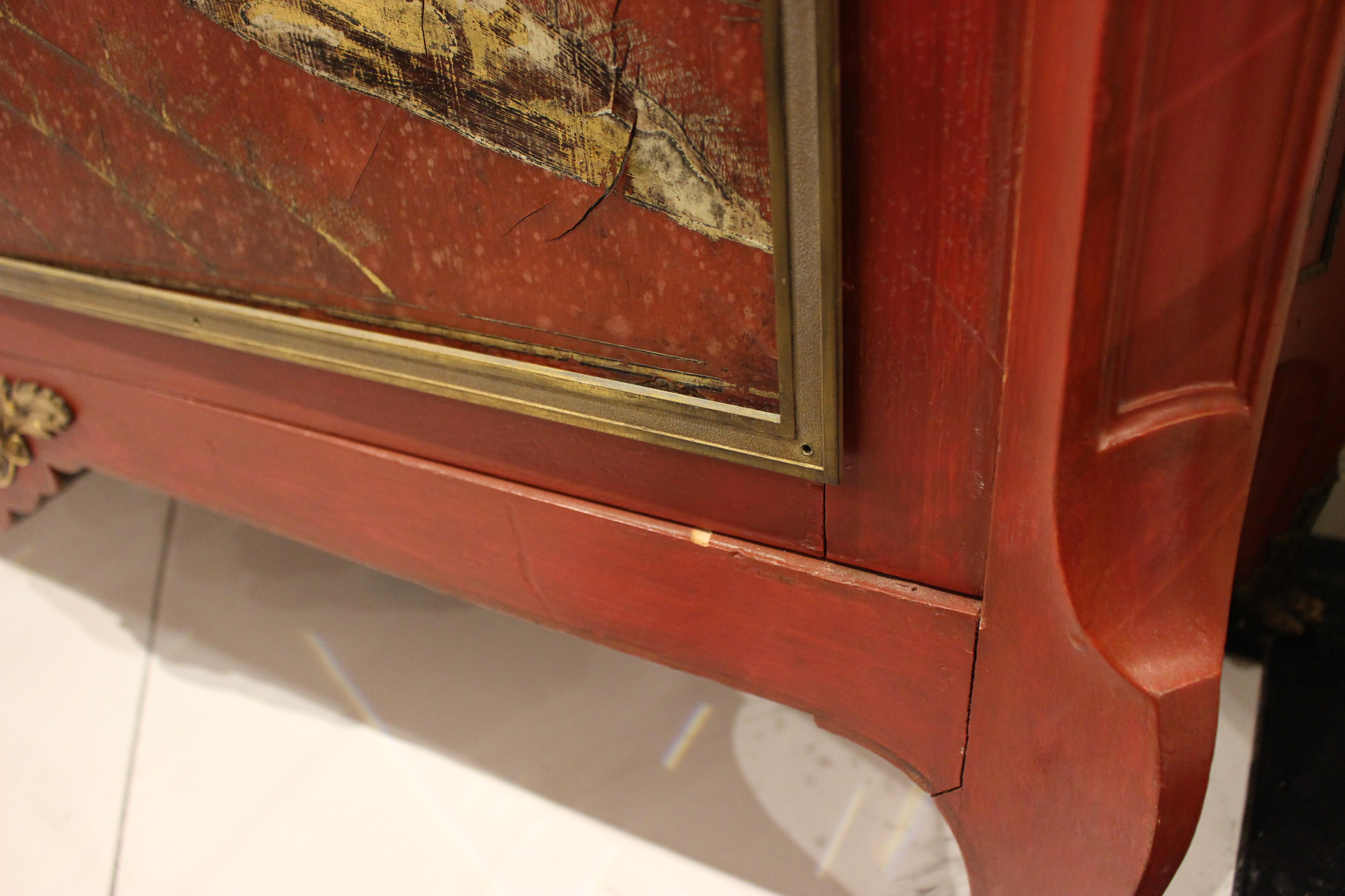 Schrank im Stil Louis XVI. mit lachsfarbener Marmorplatte im Angebot 4