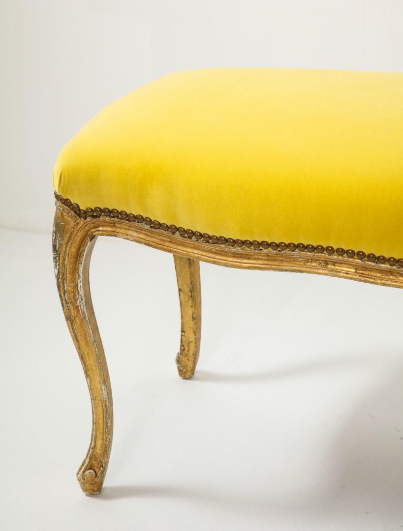 Louis XVI Style Carved and Gilded Bench with Yellow Velvet Top, c. 1930 In Good Condition In Chicago, IL