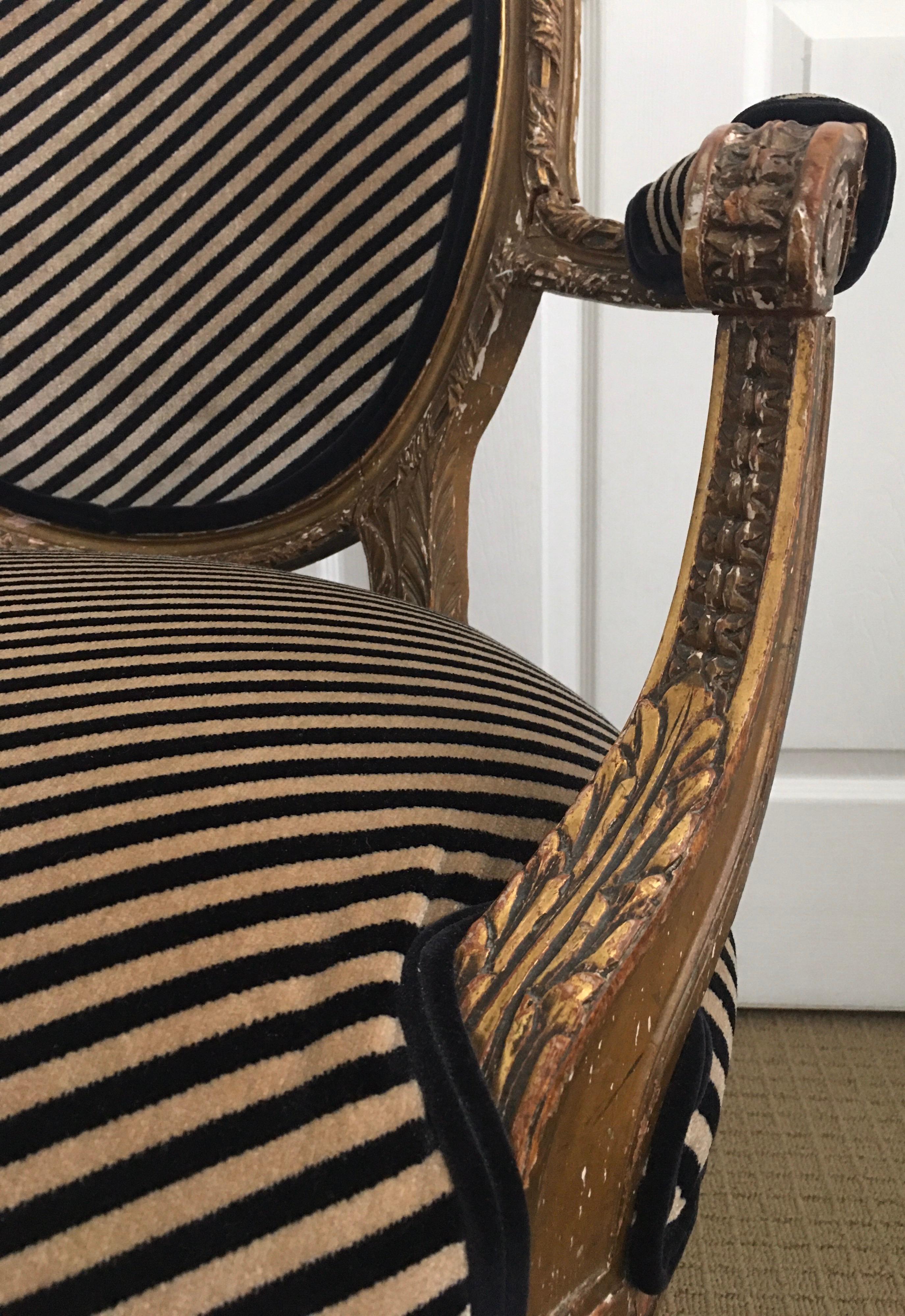 Louis XVI Style Carved Giltwood Fauteuil Armchair with Modern Stripe Upholstery For Sale 8