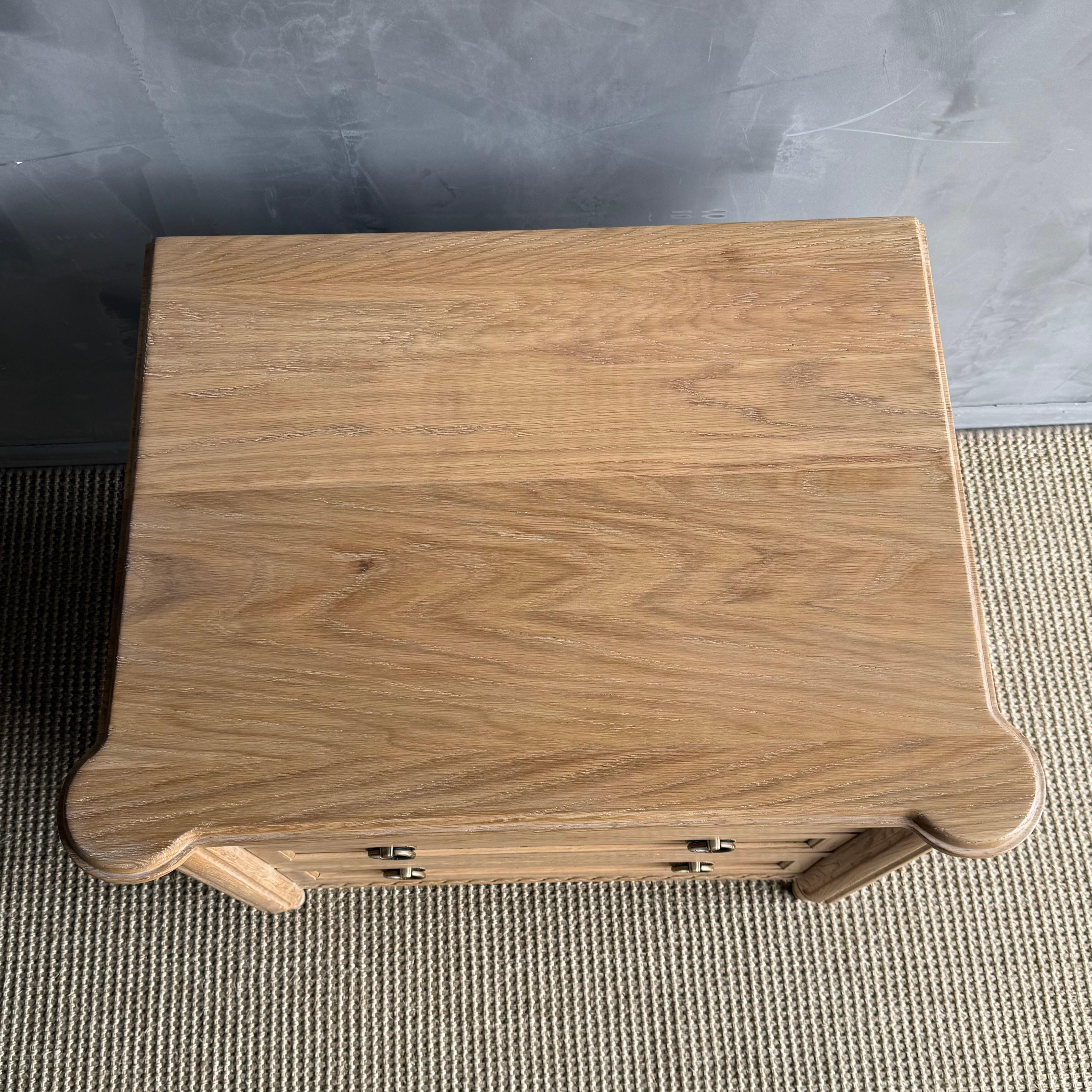 Louis XVI Style Carved White Oak Nightstand with 3 drawers en vente 1