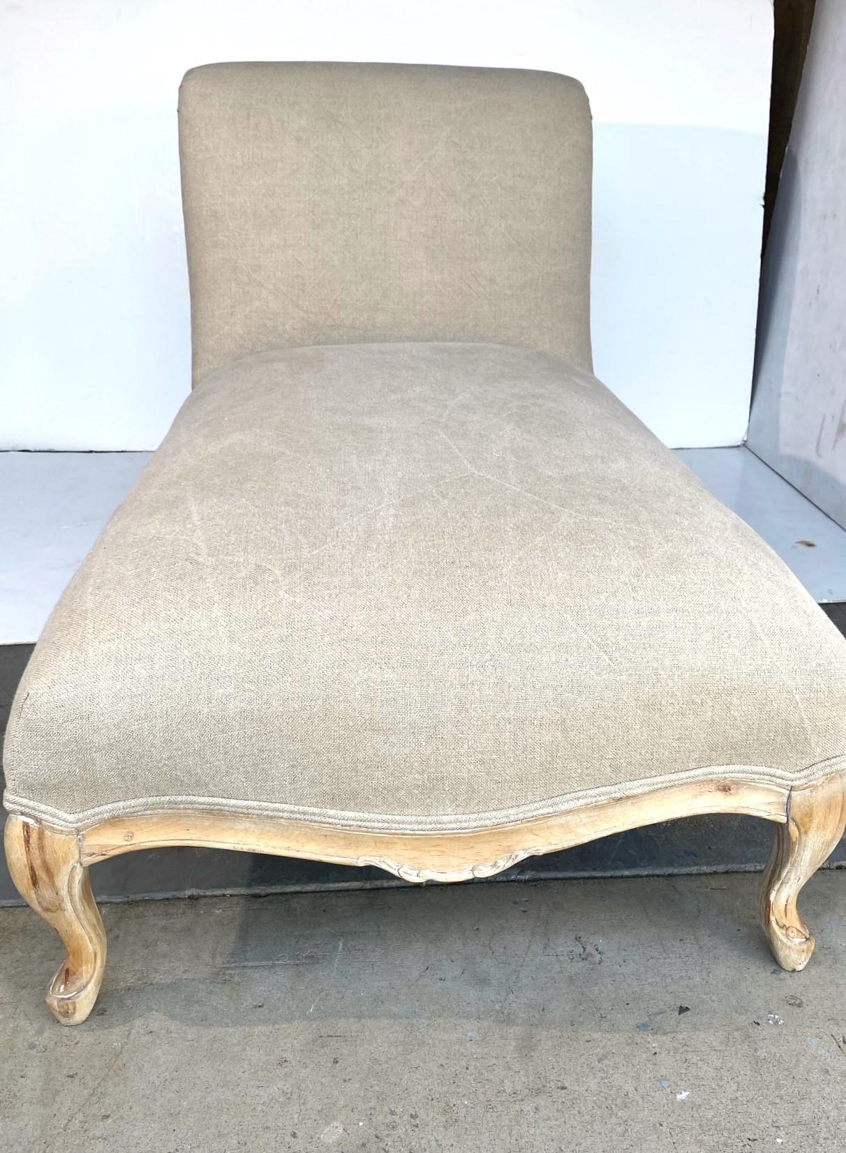 Louis XVI Style Chaise In Good Condition For Sale In Pomona, CA