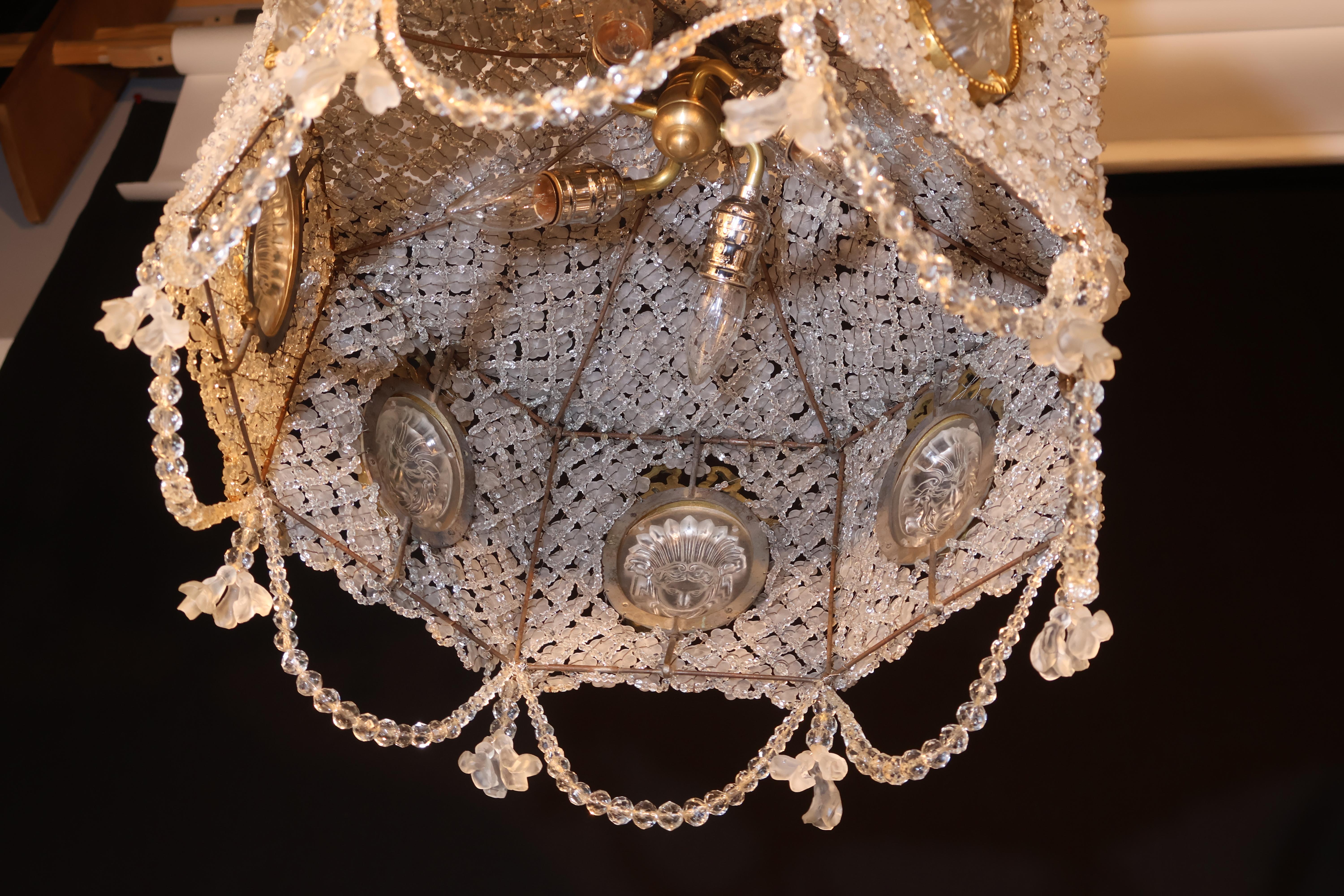 French Louis XVI style Chandelier For Sale