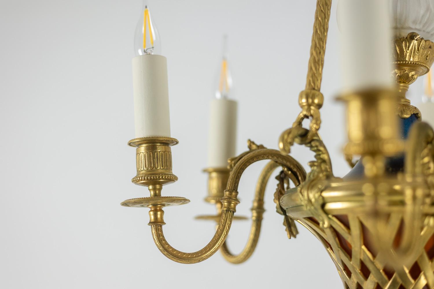 Louis XVI style chandelier in gilded bronze. Circa 1900. In Excellent Condition For Sale In Saint-Ouen, FR