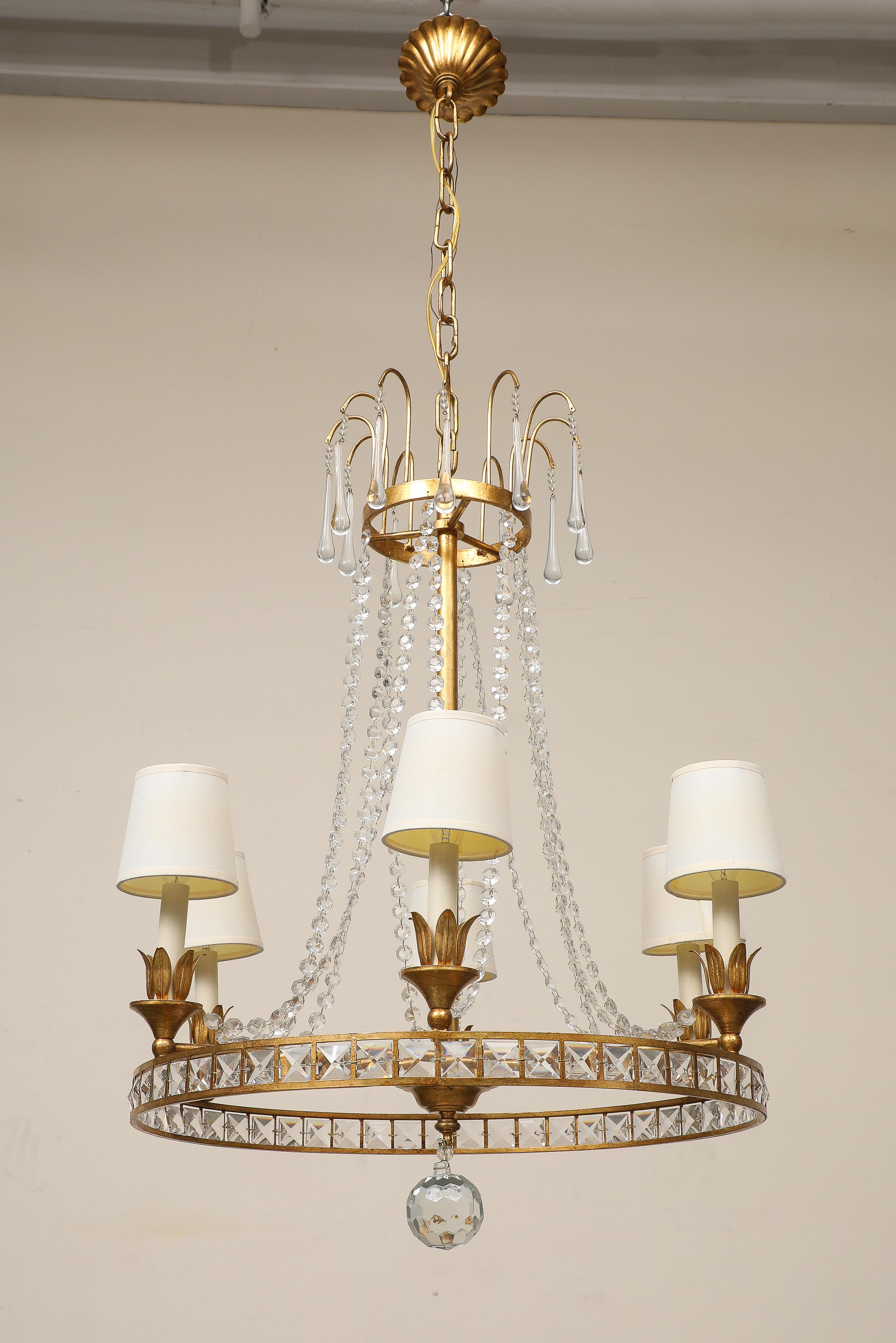 Lámpara de araña estilo Luis XVI con marco de hierro dorado, Finales S. XIX Francia Francés en venta