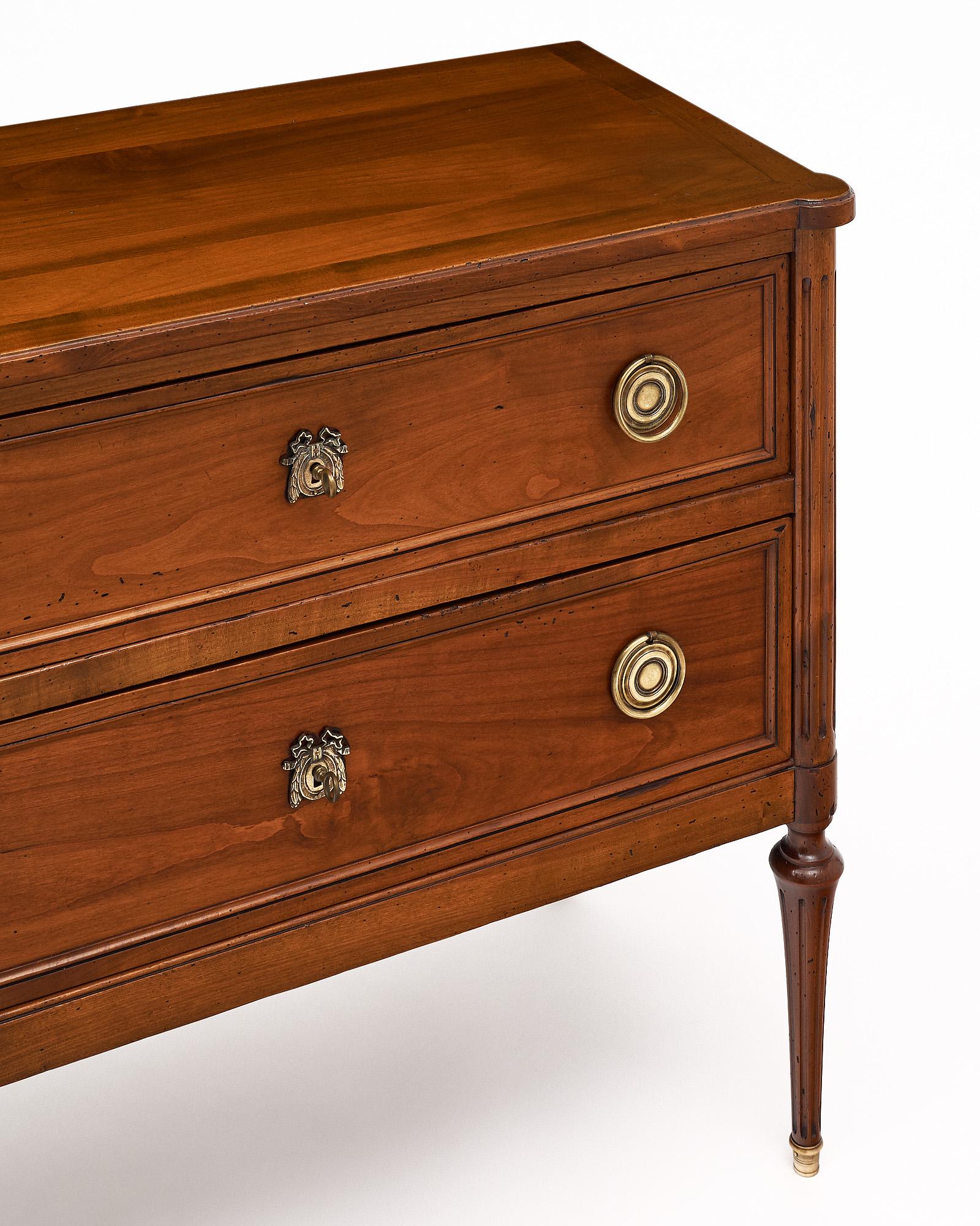 Louis XVI Style Chest of Drawers In Good Condition For Sale In Austin, TX