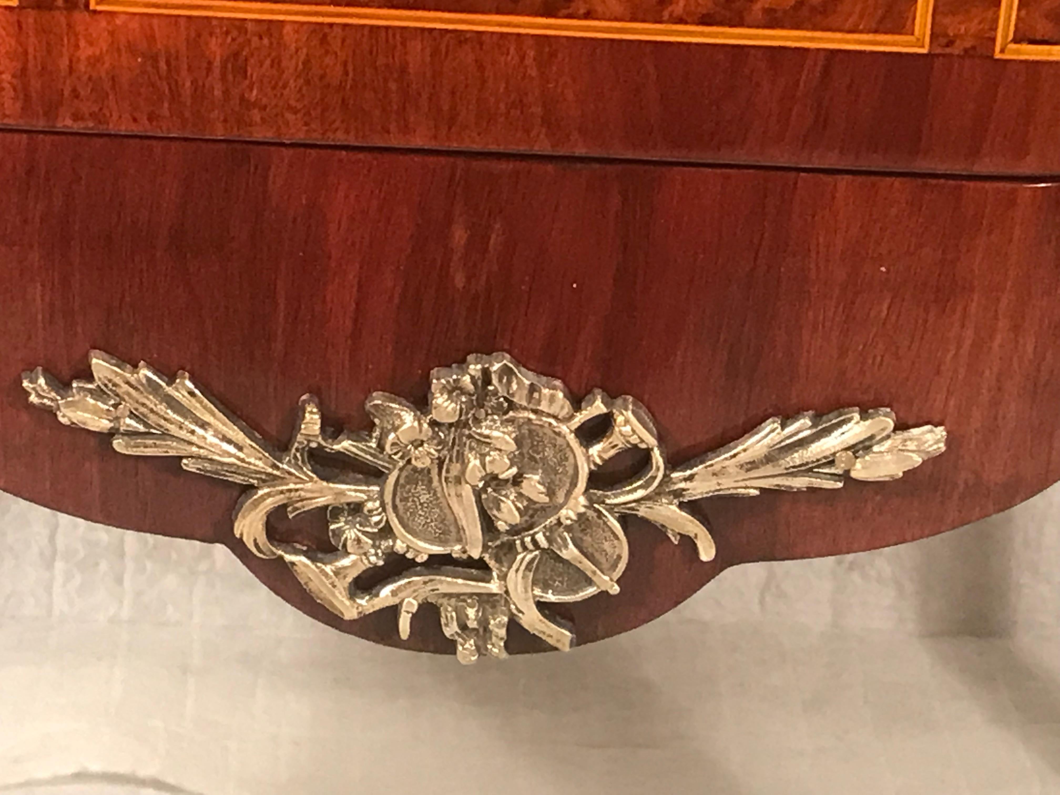 Francese Cassettiera in stile Luigi XVI, Francia, XIX secolo in vendita